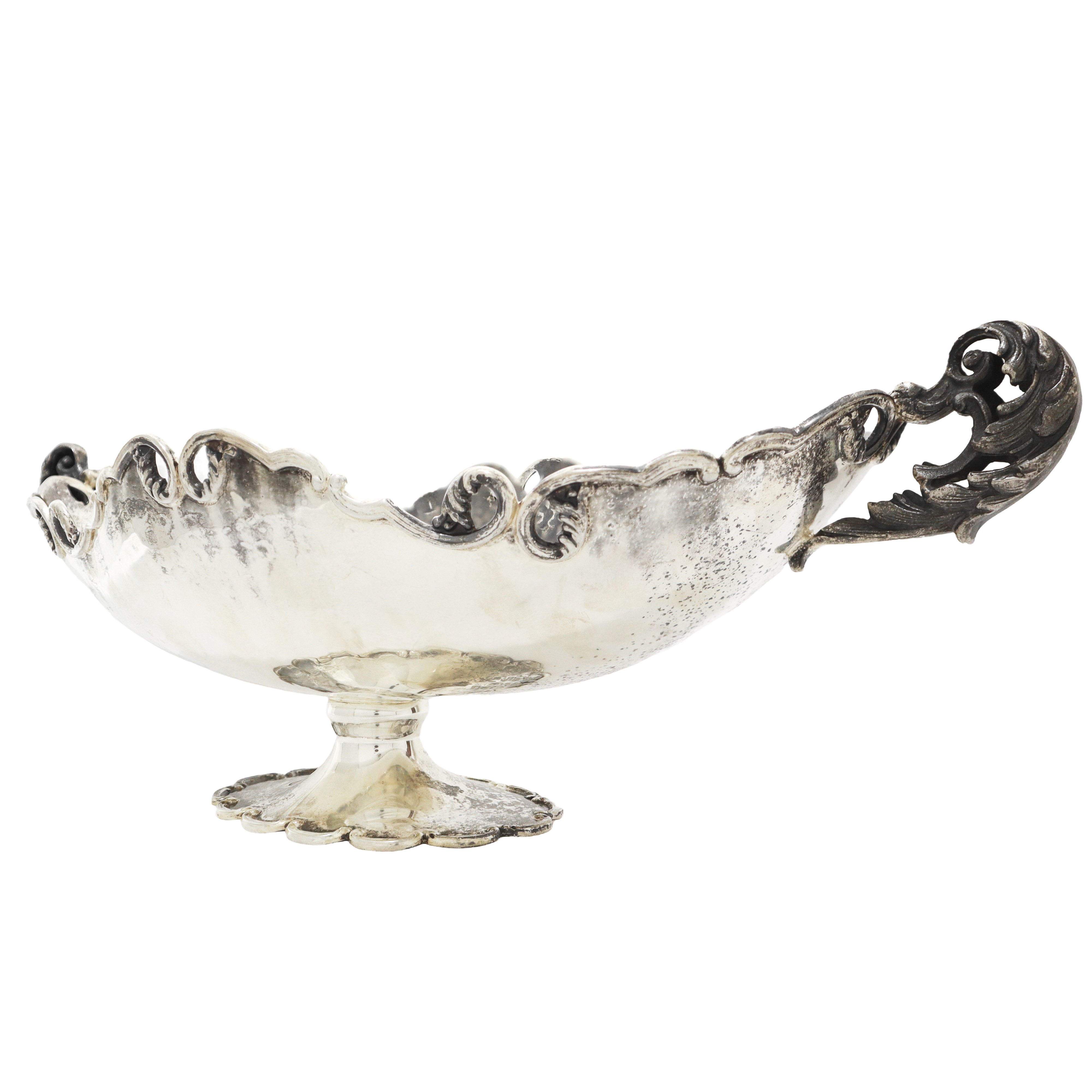 Ciatta in argento con prese a foglie