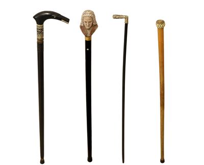 Gruppo di 4 Bastoni Assortiti
