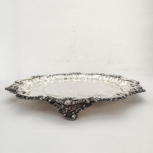 Decorative plate with floral motifs in sheffield