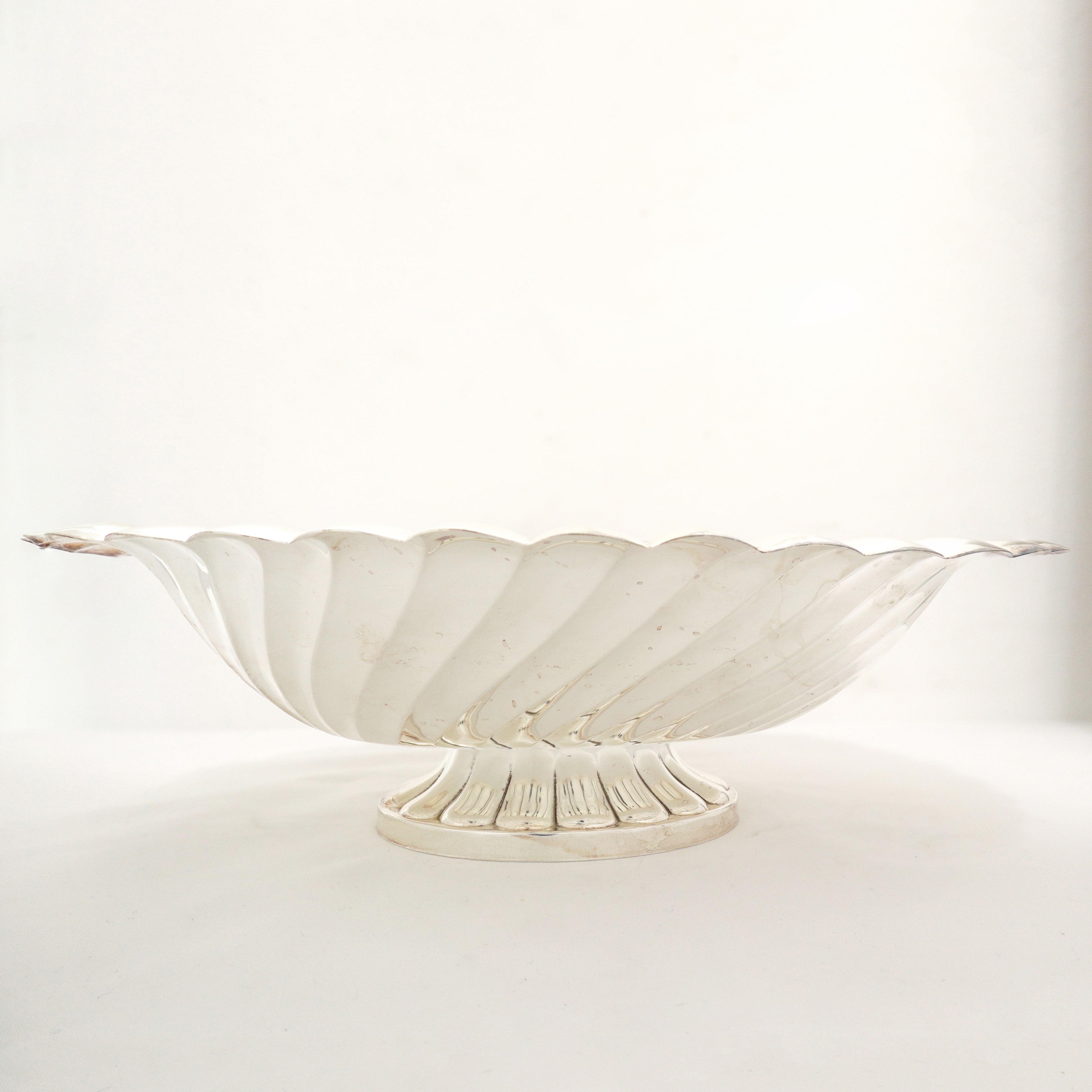 Alzata in sheffield con motivo a costolature