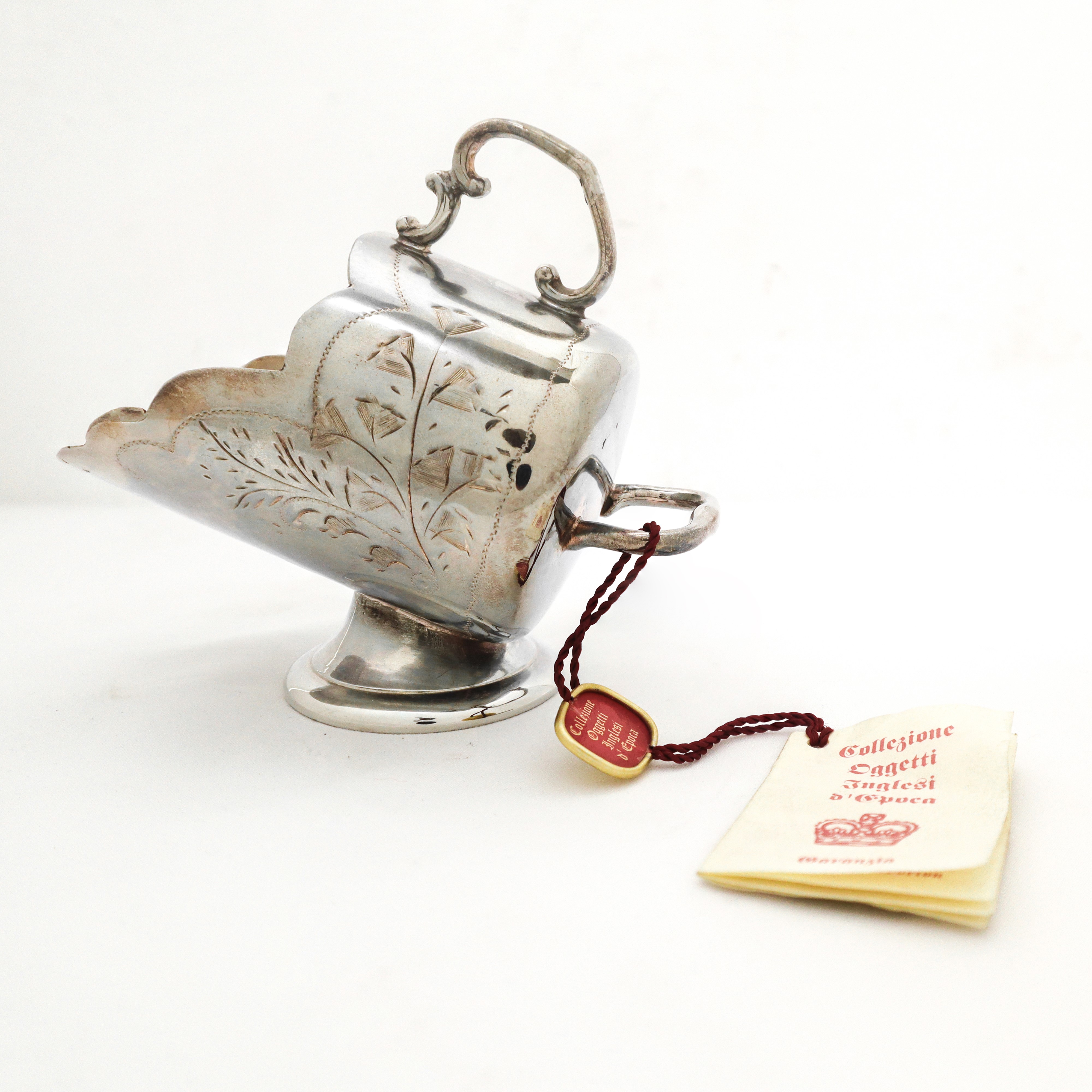 Zuccheriera in sheffield decorata a sbalzo