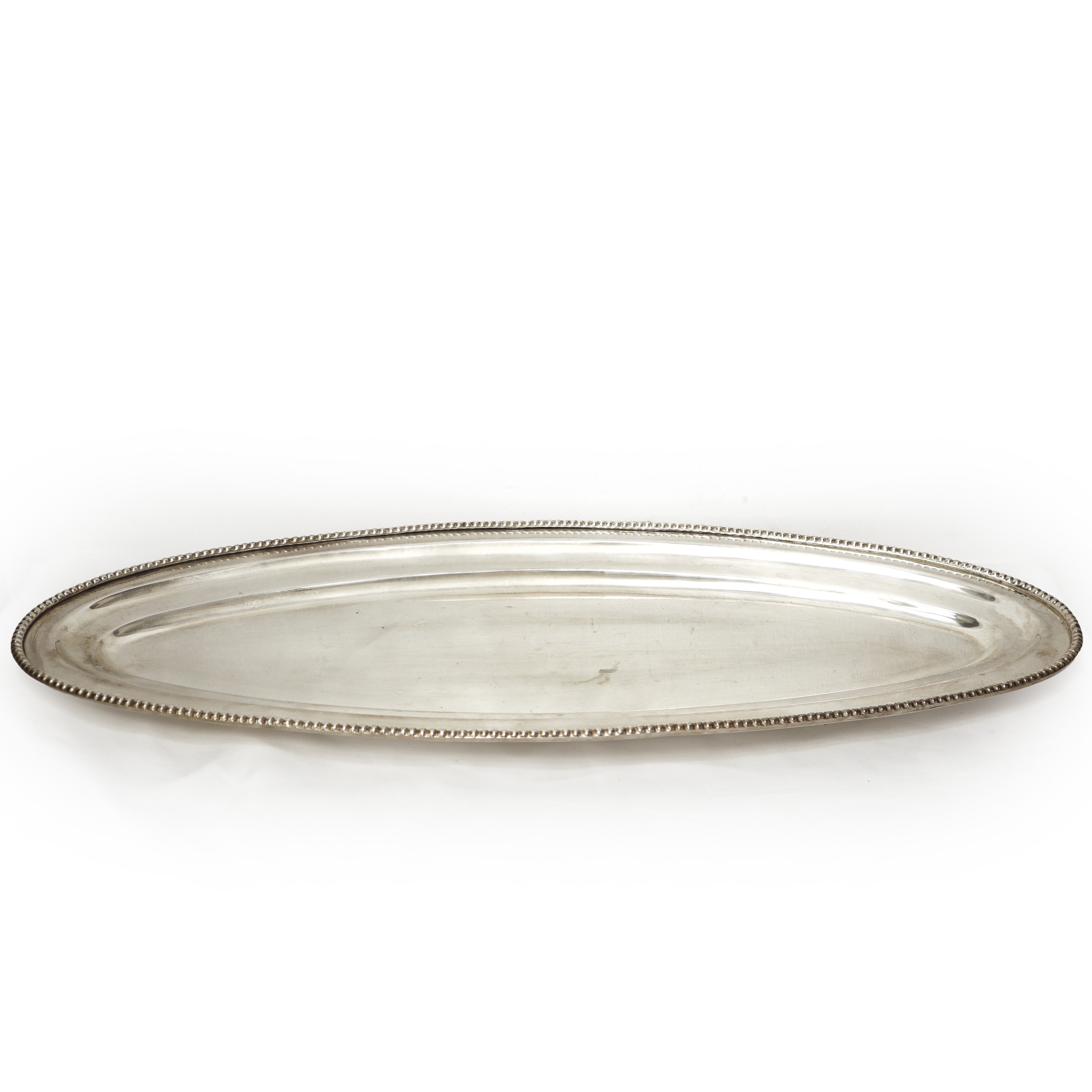Grande vassoio ovale in sheffield con bordo decorato