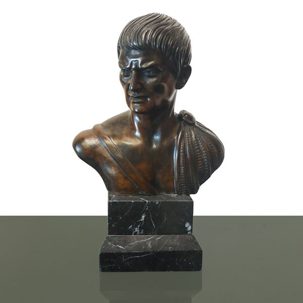 Busto di bronzo di nobile romano