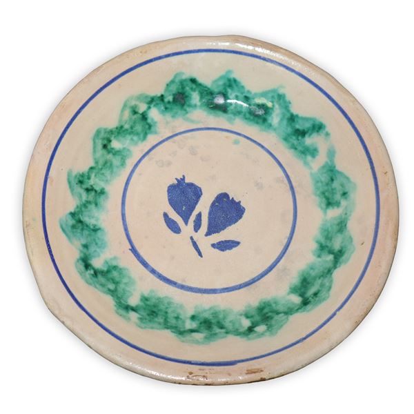 Caltagirone ceramic plate with sponged decoration