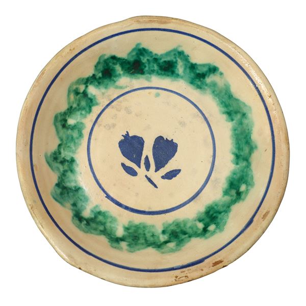 Piatto in ceramica di Caltagirone con decoro spugnato