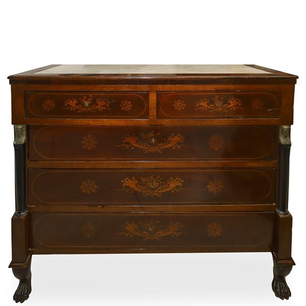 Mahogany wood chest of drawers 