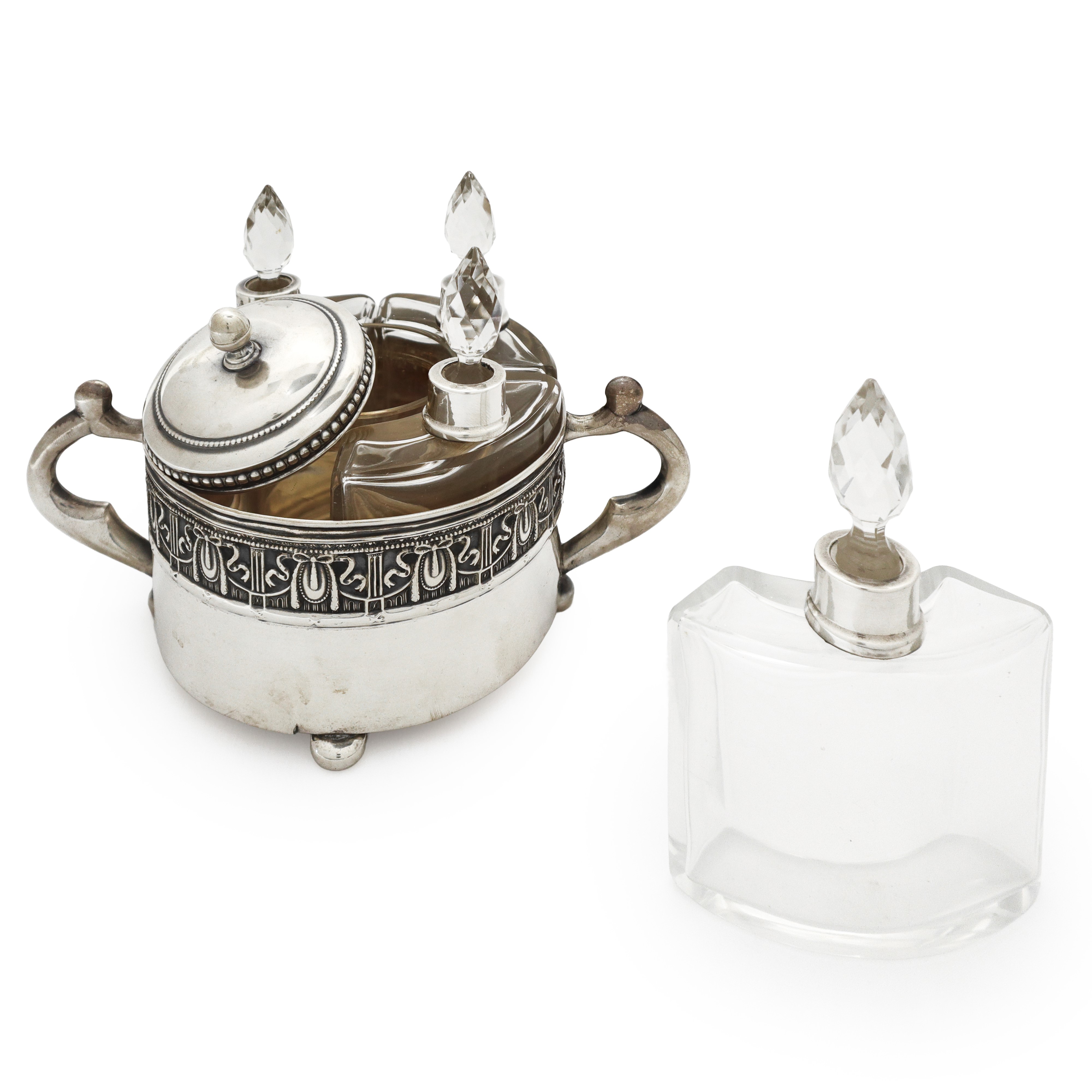 Necessaire per profumi, metallo argentato, XX secolo