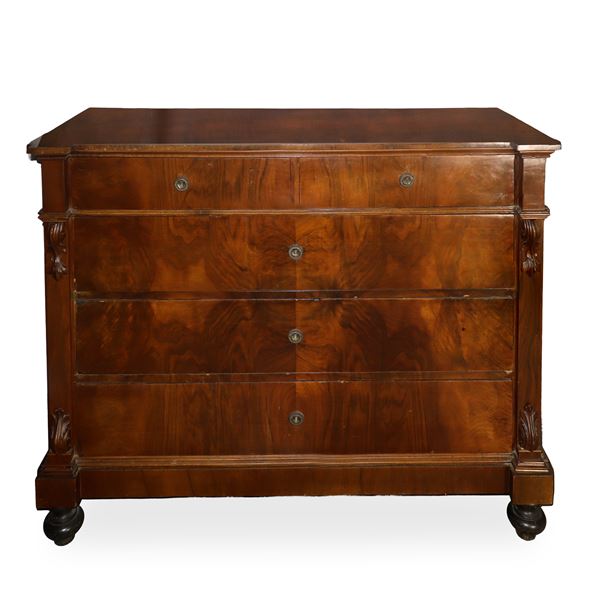 Mahogany feather chest of drawers