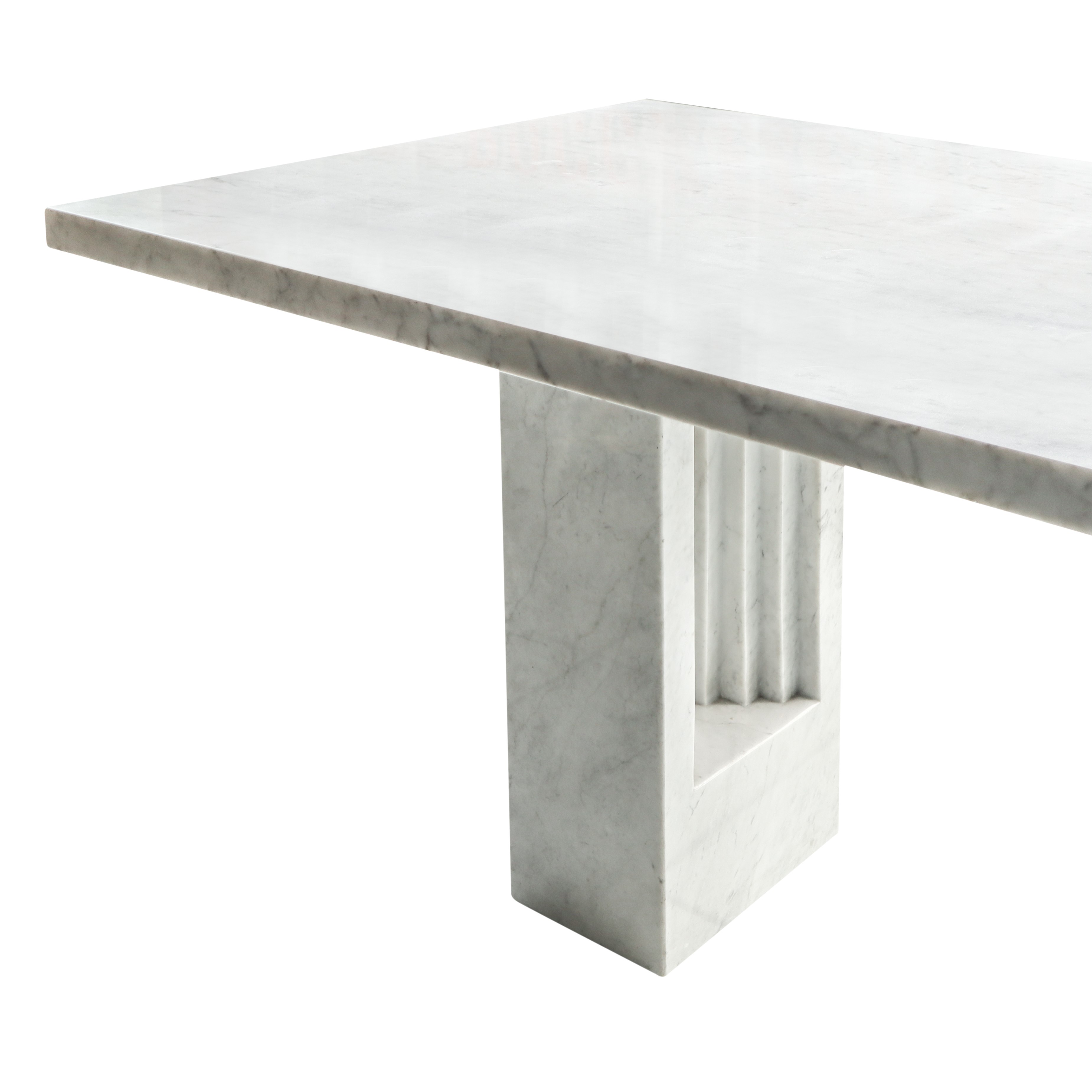 Tavolo modello Delfi in marmo bianco di Carrara