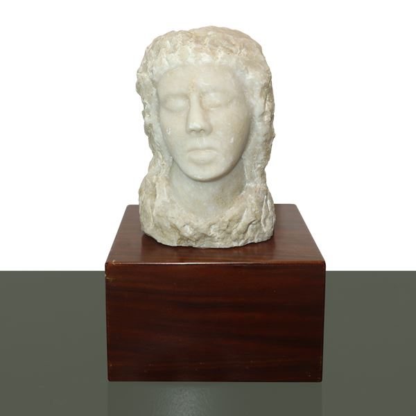 Alabaster woman&#39;s head