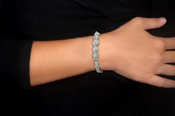 Bracciale in oro bianco con cinque diamanti