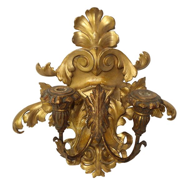 Two-light wall lamp in gilded wood