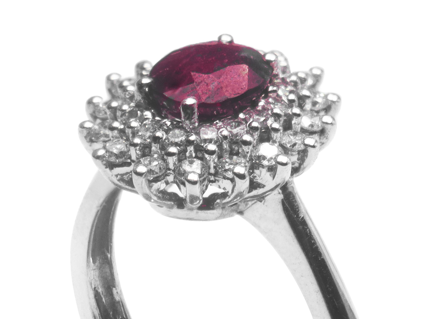 Anello in oro bianco 750 con rubino birmano non trattato 1,25 kt