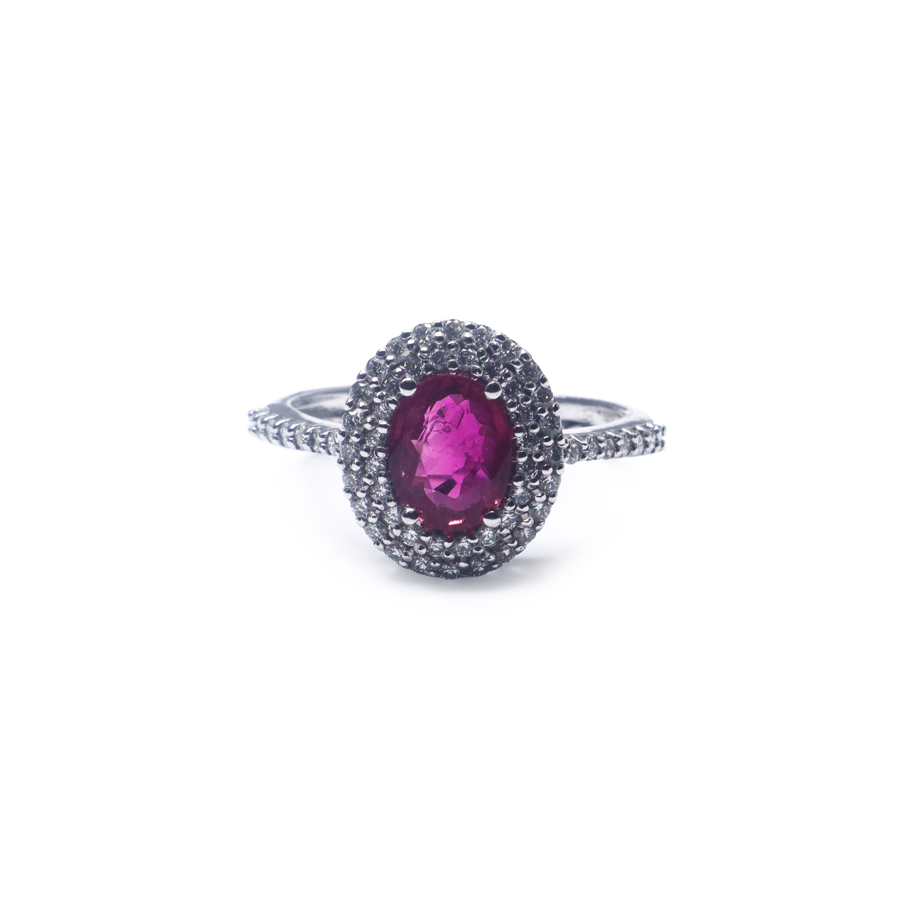 Anello in Oro Bianco 18 Kt con Rubino Thailandese Riscaldato 1,29 Kt