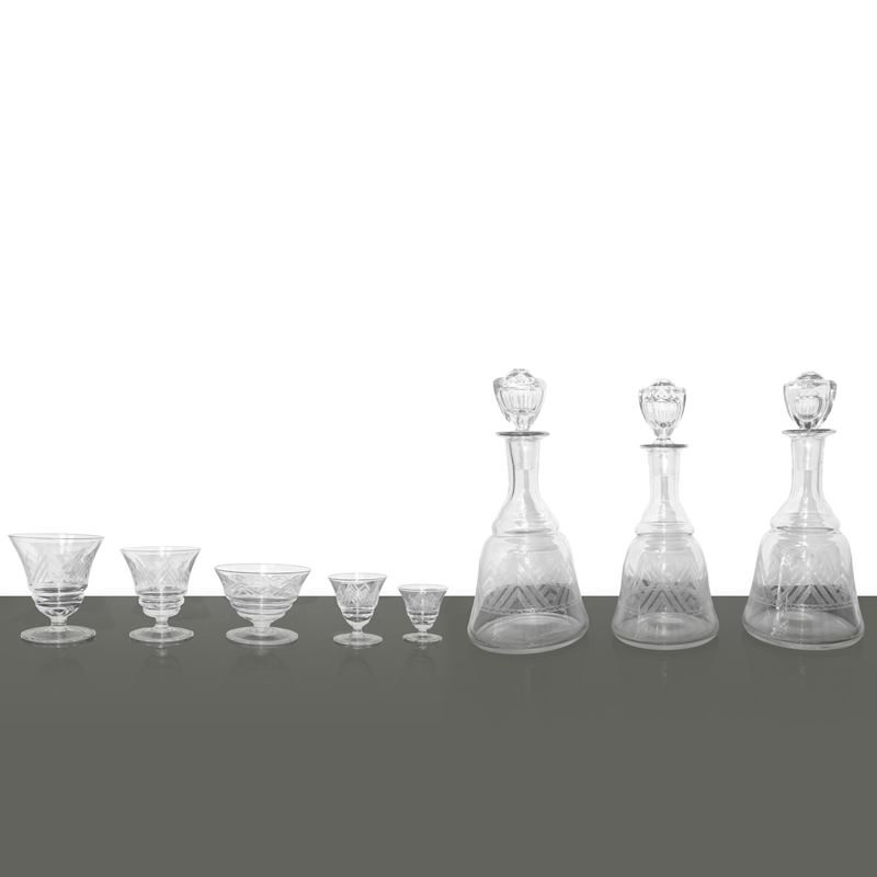 Servizio di bicchieri e coppe con decorazione geometrica, per sei persone