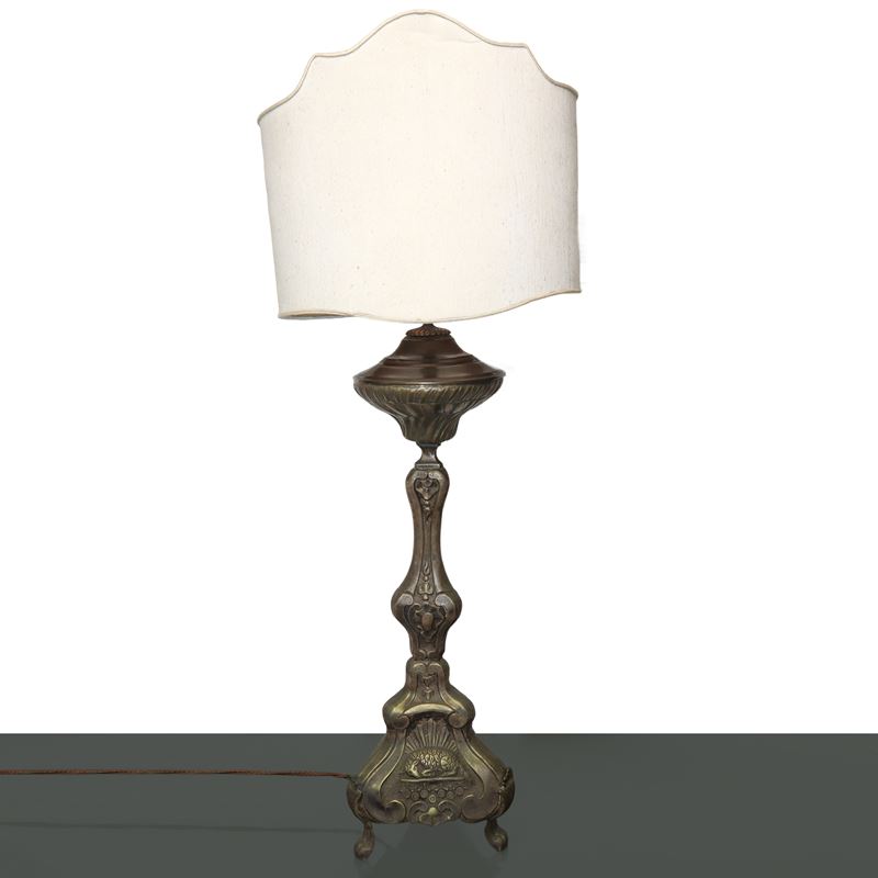 Lume con Base in Metallo Argentato