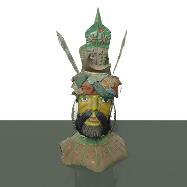 Moor&#39;s head carved in polychrome wood with metal structure