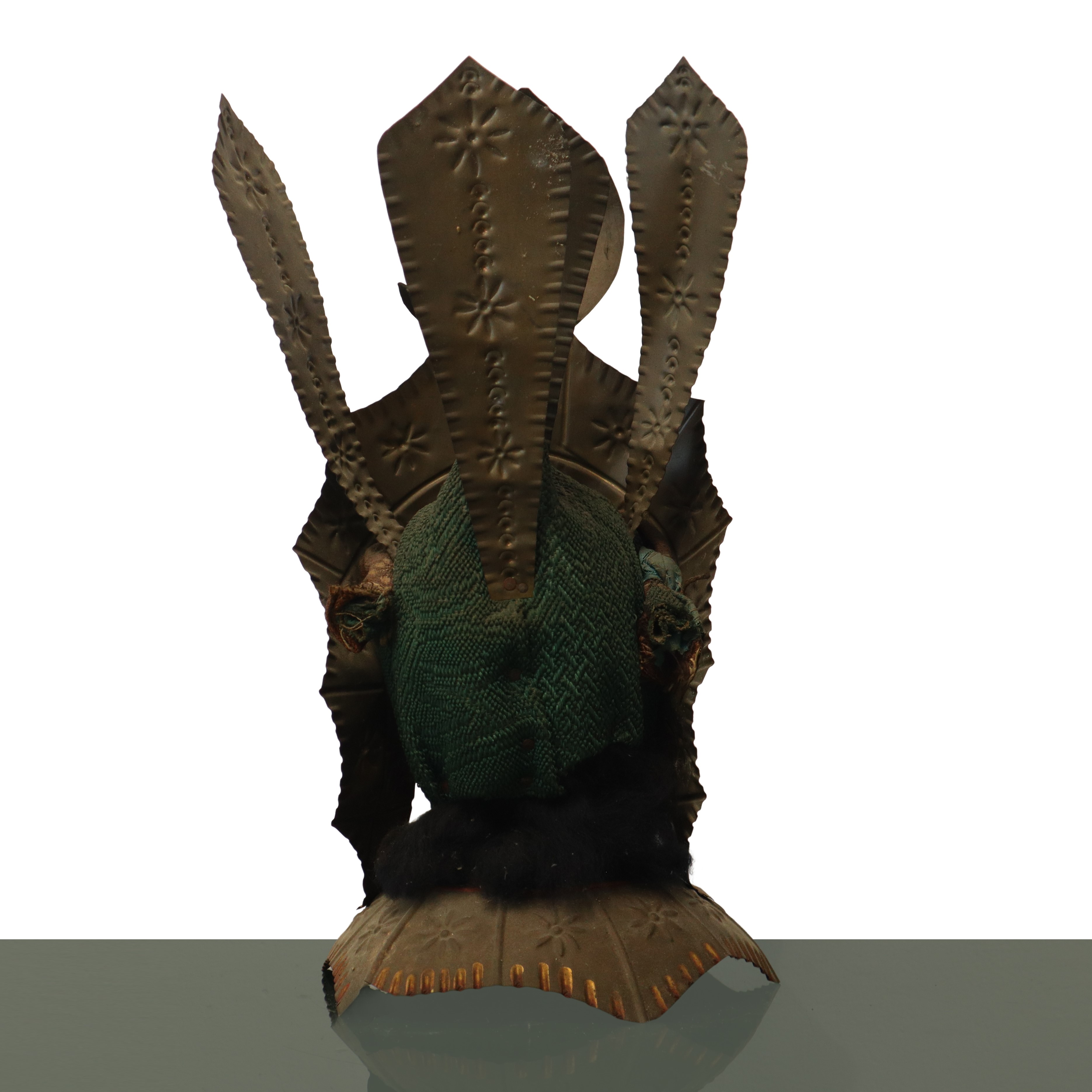 Testa di moro scolpita in legno policromo con struttura in metallo