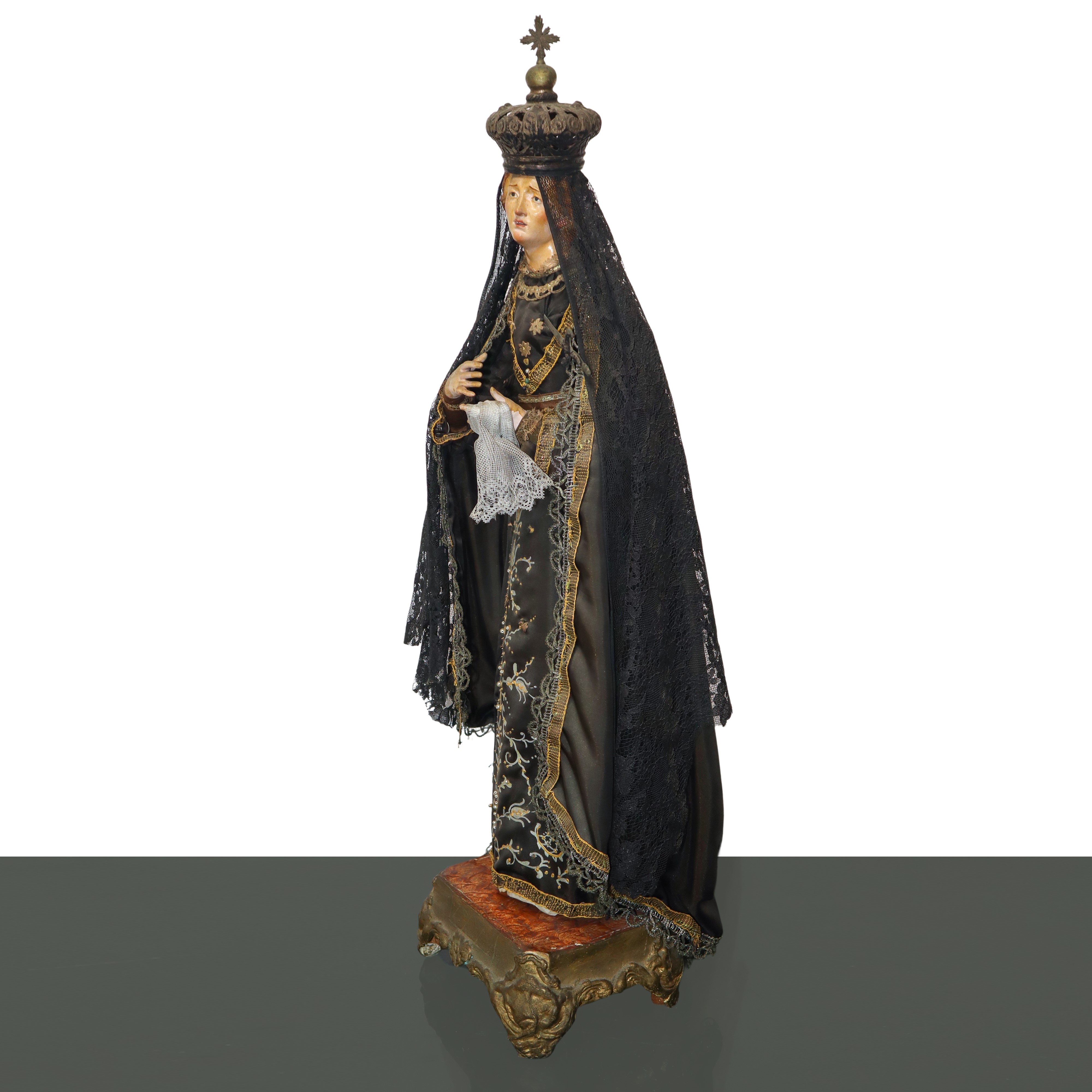 Madonna Addolorata con viso mani e piedi in terracotta policroma