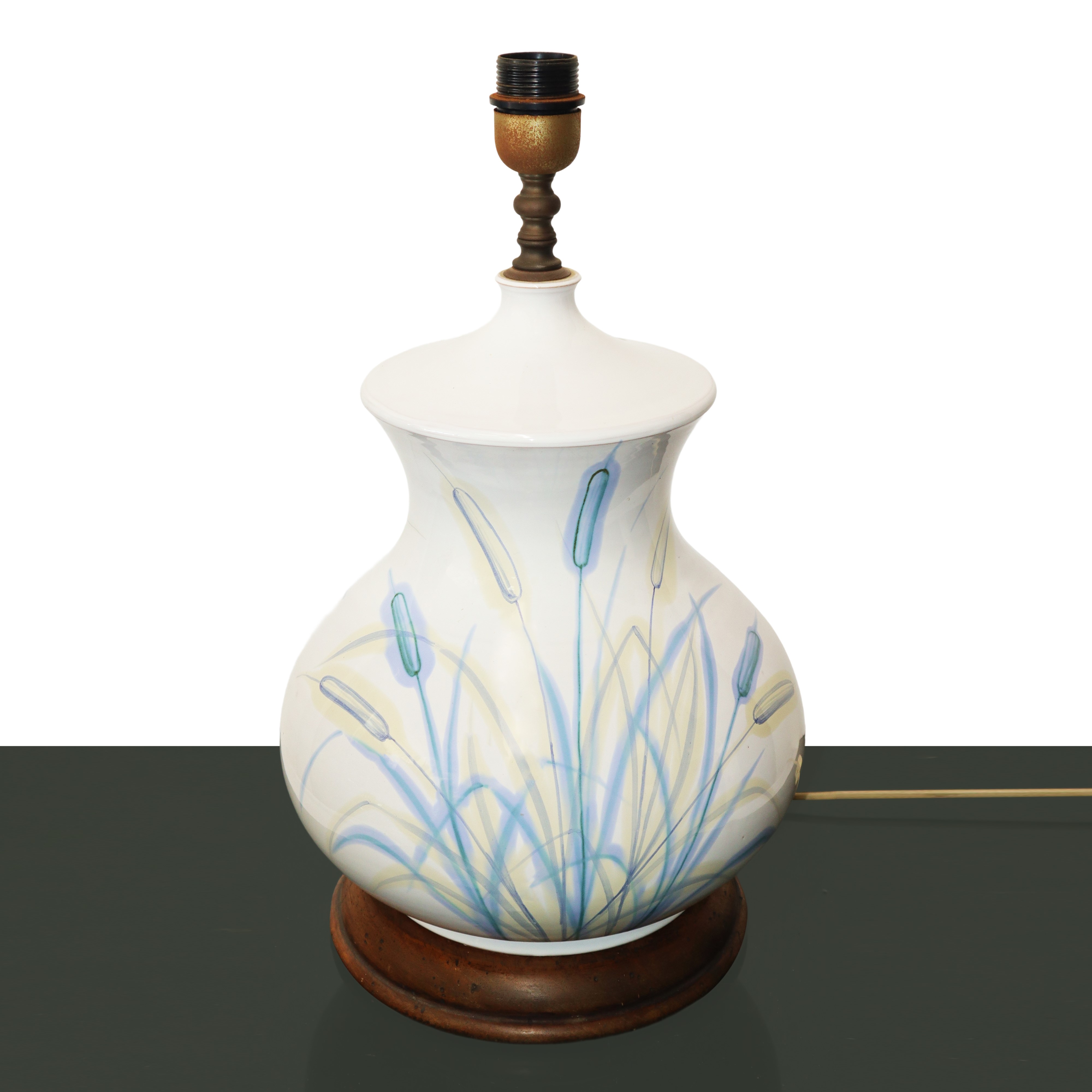 Lume in maiolica con spighe di grano dipinte sulla base