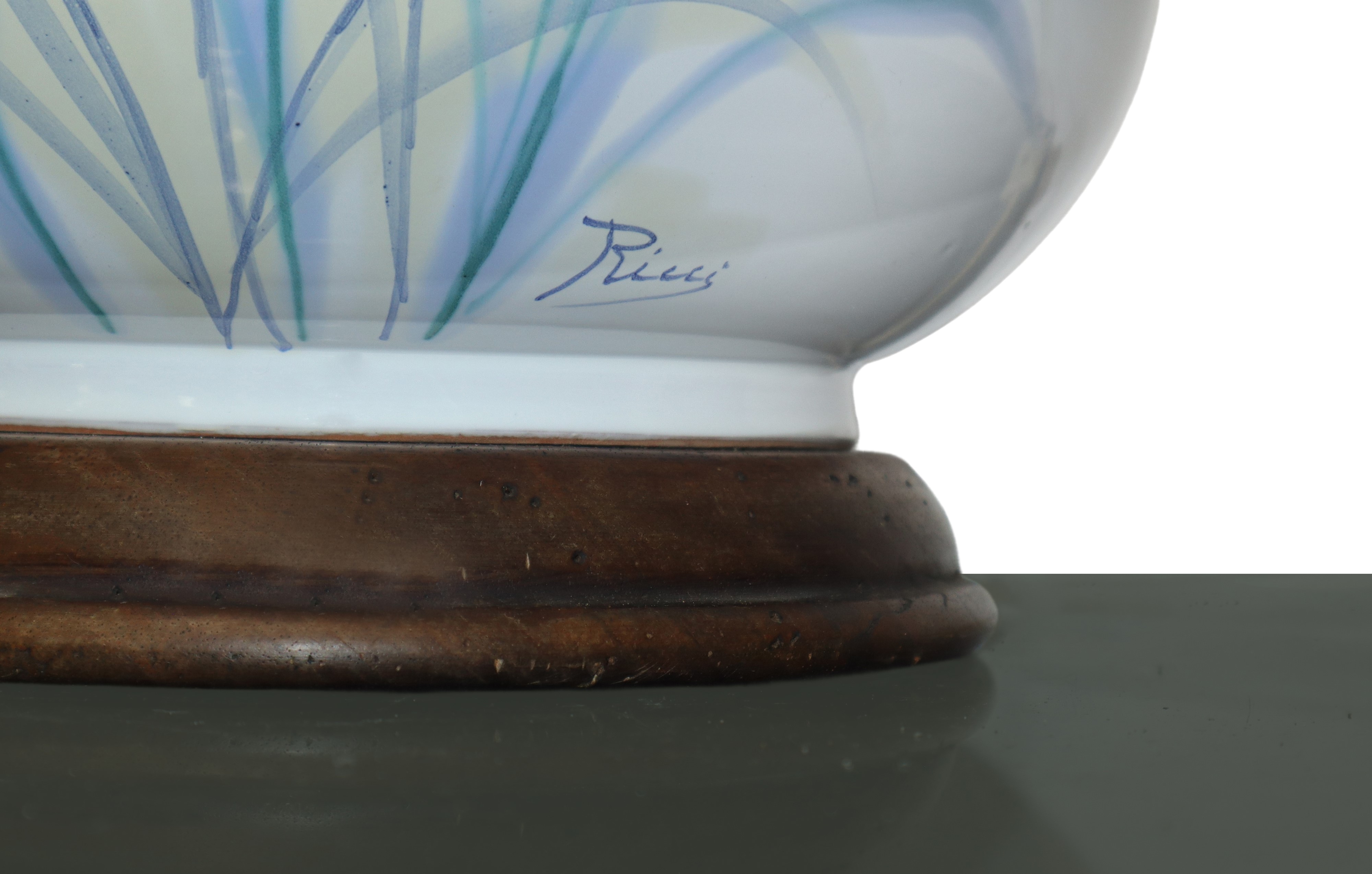 Lume in maiolica con spighe di grano dipinte sulla base