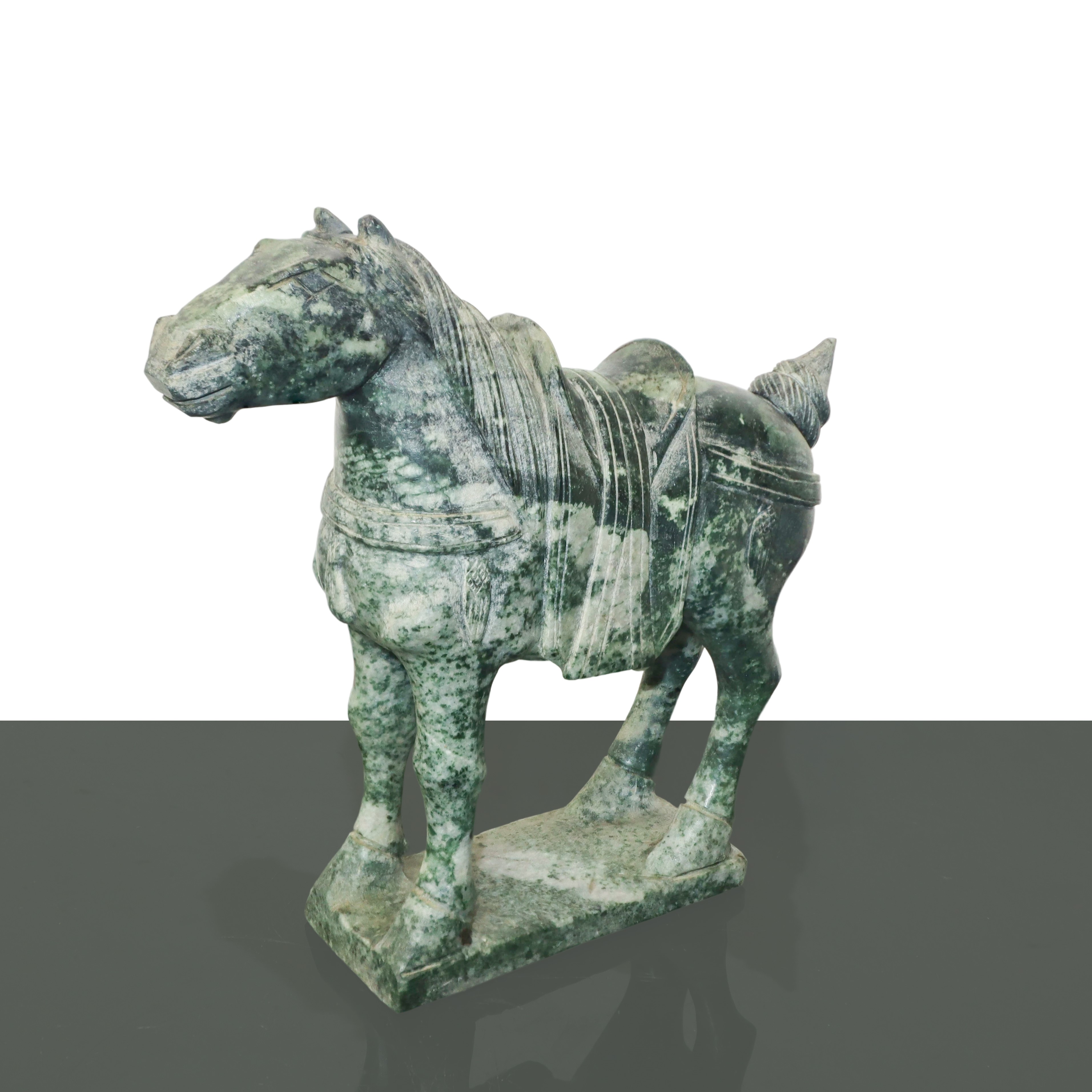 Cavallo in Giada Spinacio