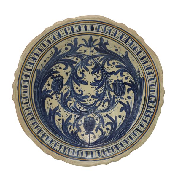 Alessi Ceramiche - Caltagirone plate in enamelled ceramic painted in shades of blue with tulip flowers