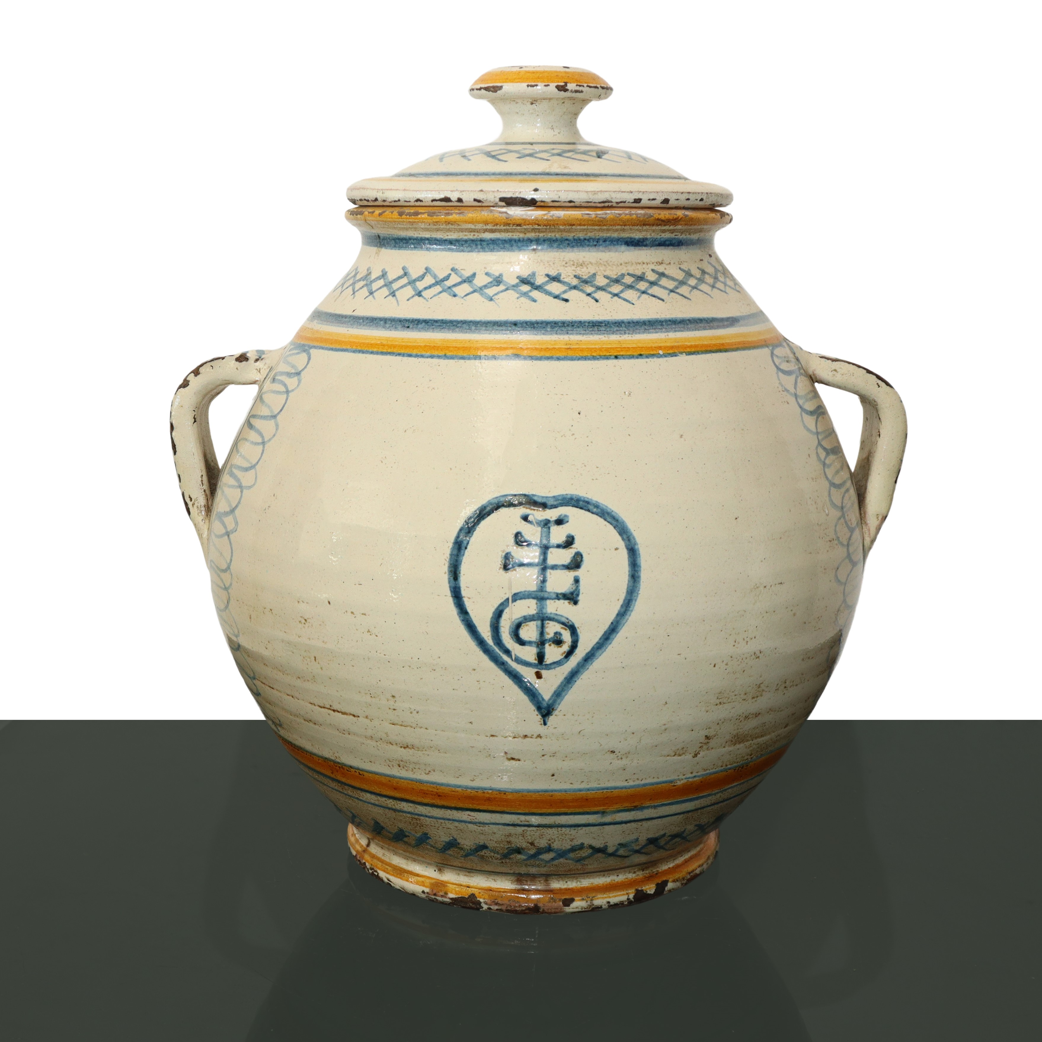 Vaso con coperchio sul fronte dipinto a fiori