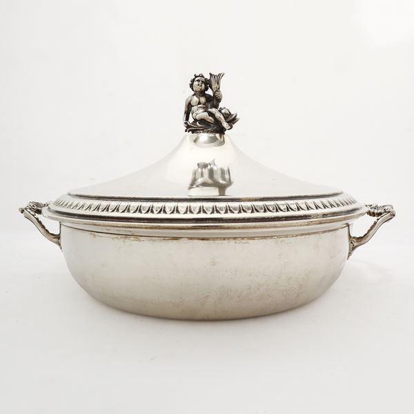 800 silver soup tureen with handle with cherub and fish