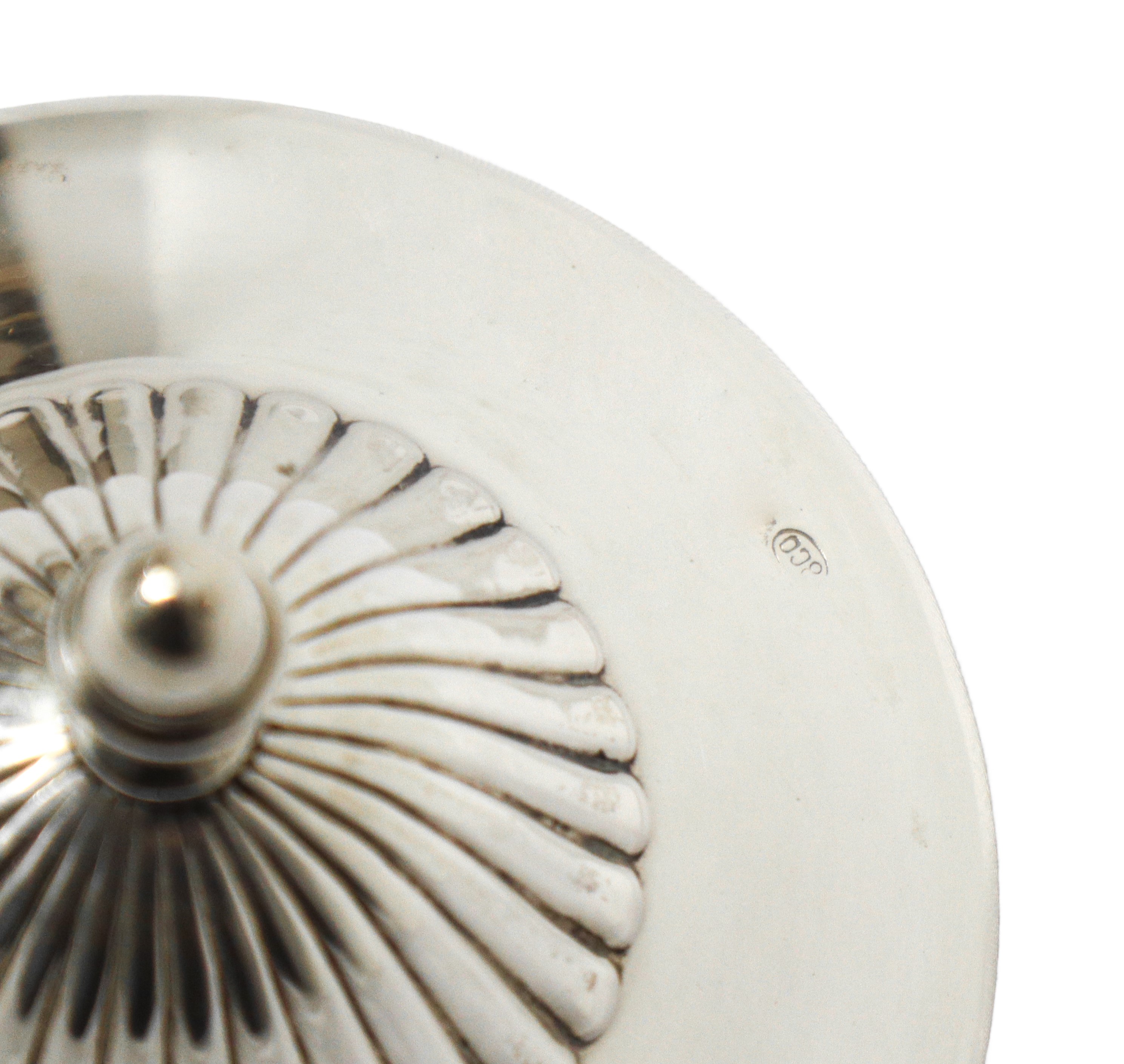 Zuccheriera con putti alla base