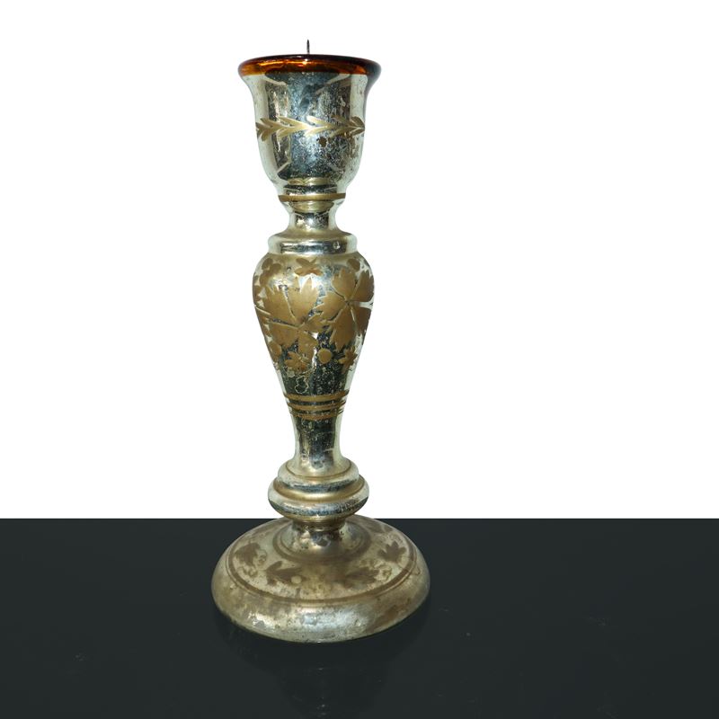 Candeliere monoforo in vetro di Murano argentato e decorato a motivi floreali