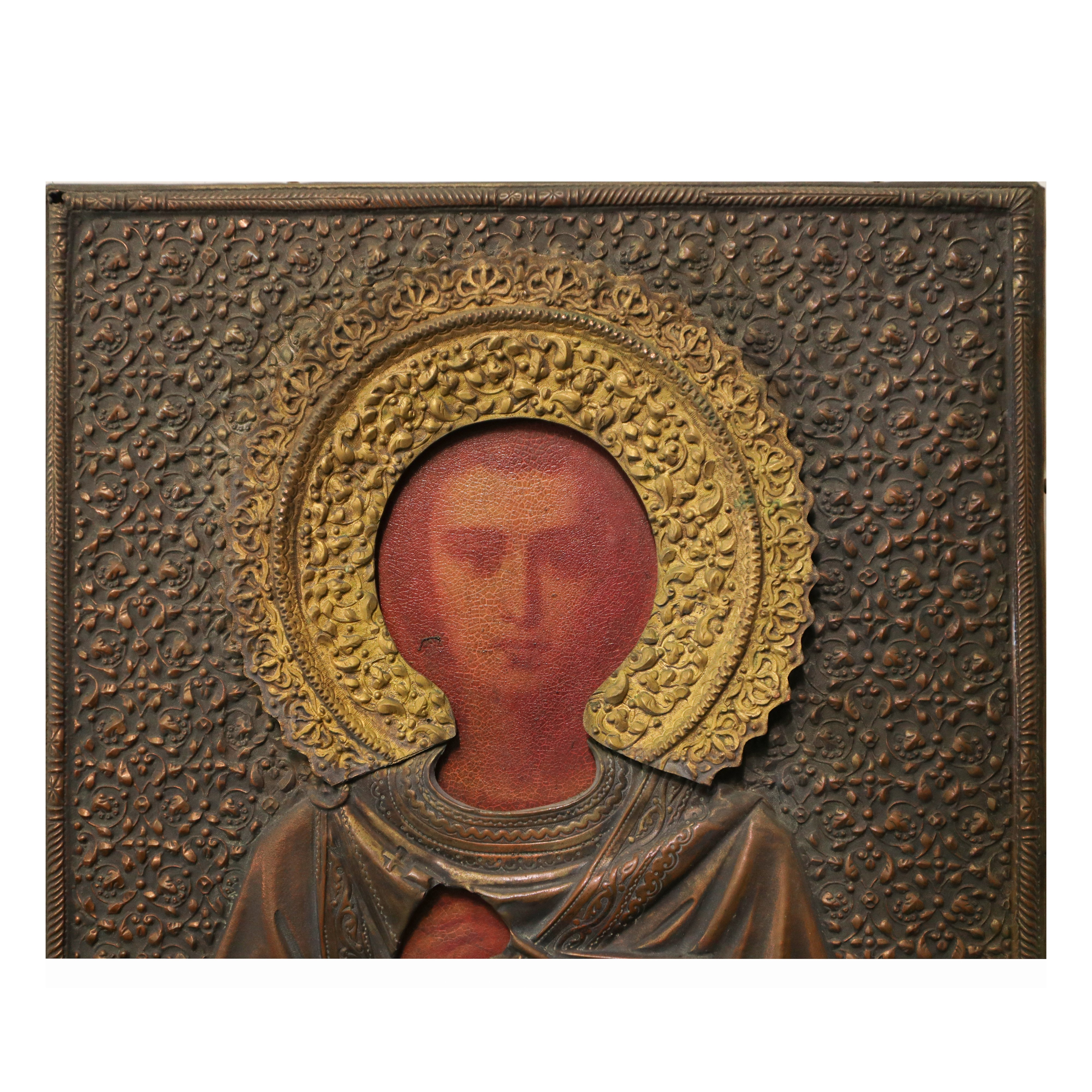 Icona russa con riza in rame cesellato e sbalzato raffigurante San Pantaleone