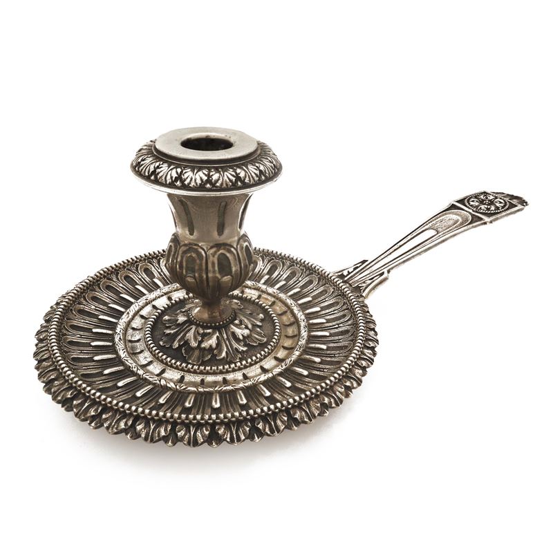 Bugia portacandele in argento massiccio 800 cesellato