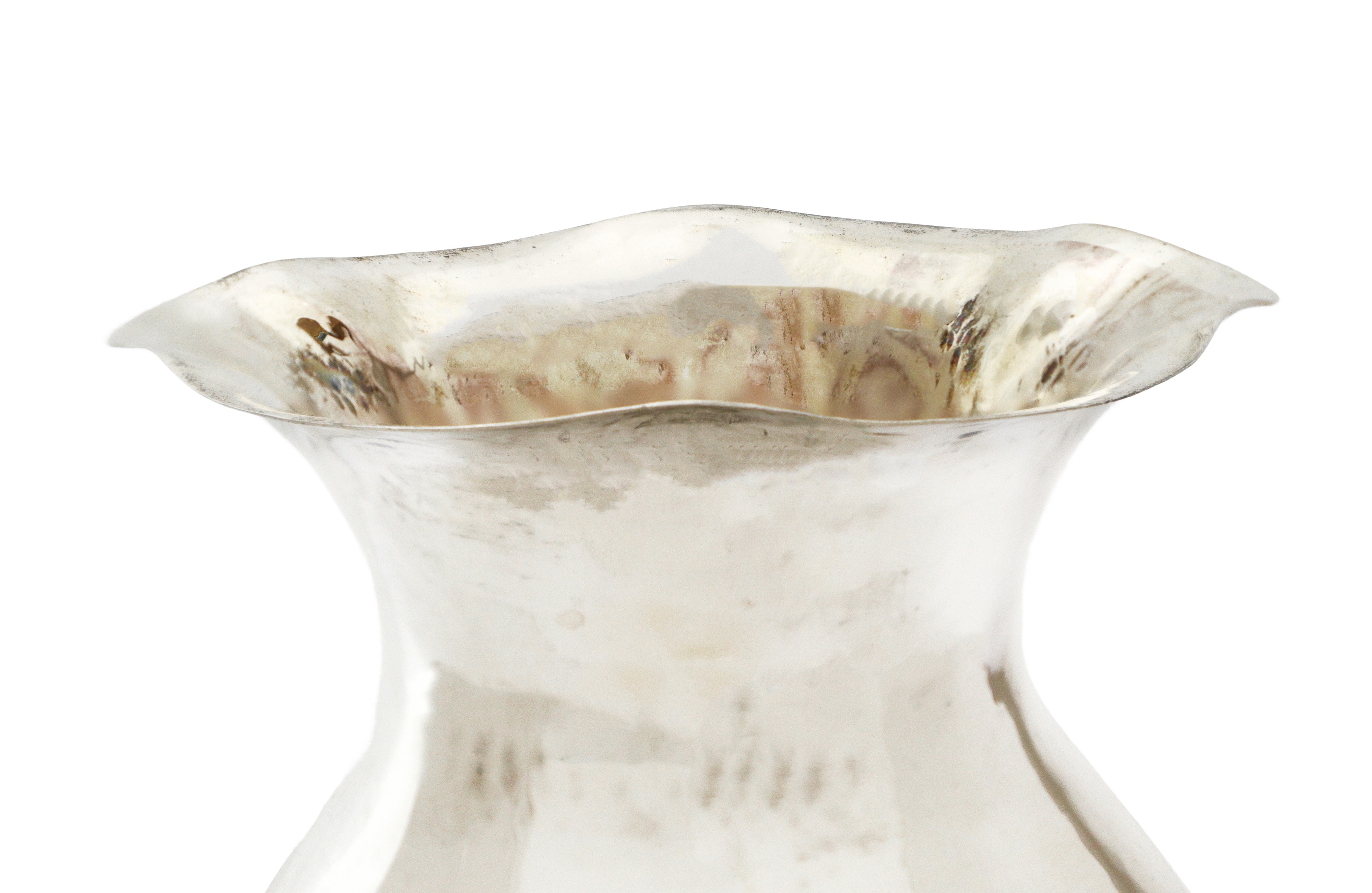 Vaso in argento 800 bocca smerlata