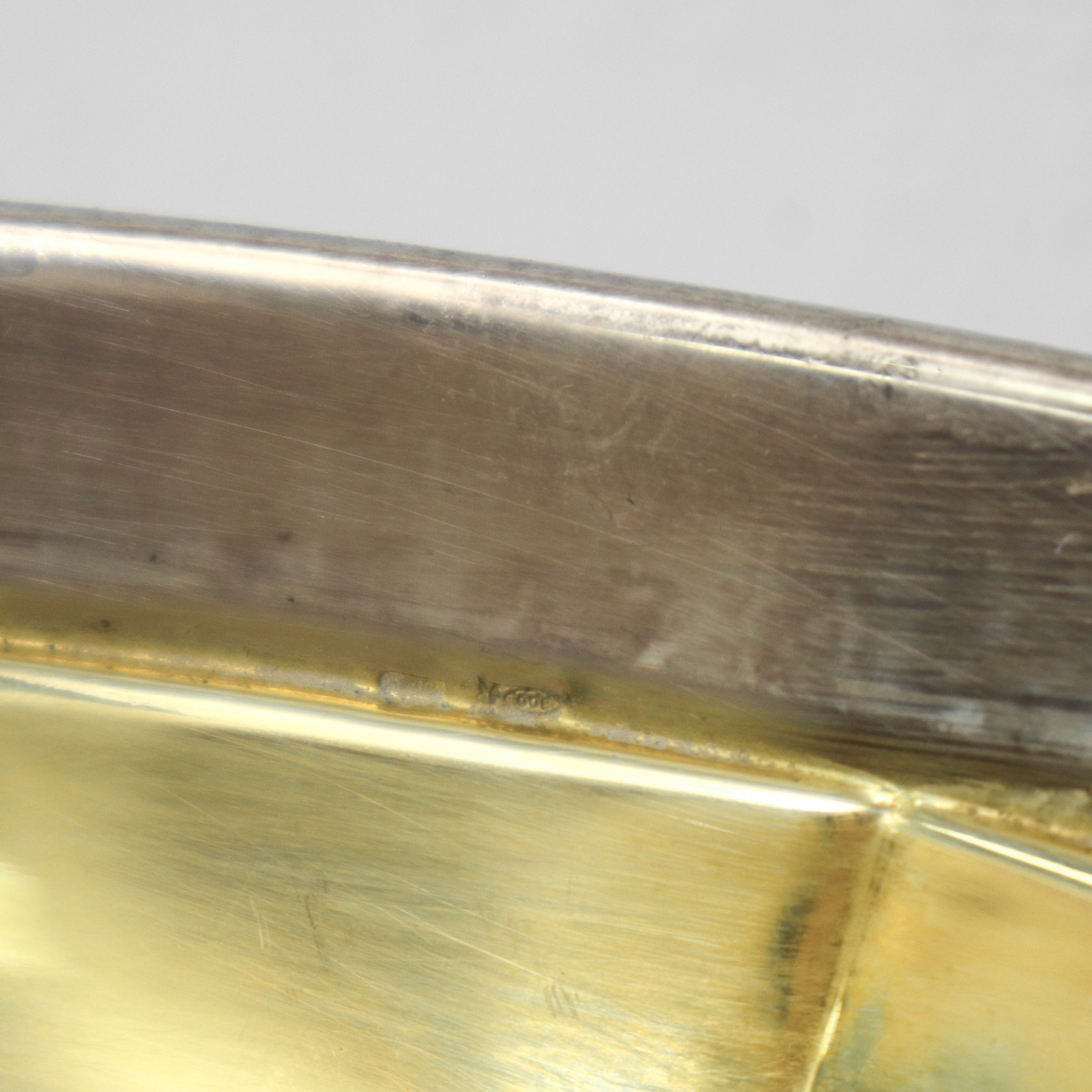 Grande ciotola rotonda in argento 800 e argento vermeil