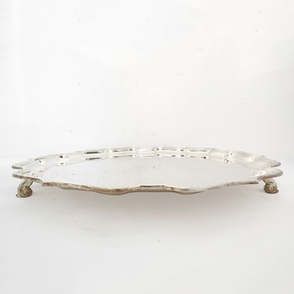 Serra  Argenti Roma - 800 silver stand with feet and scalloped edge