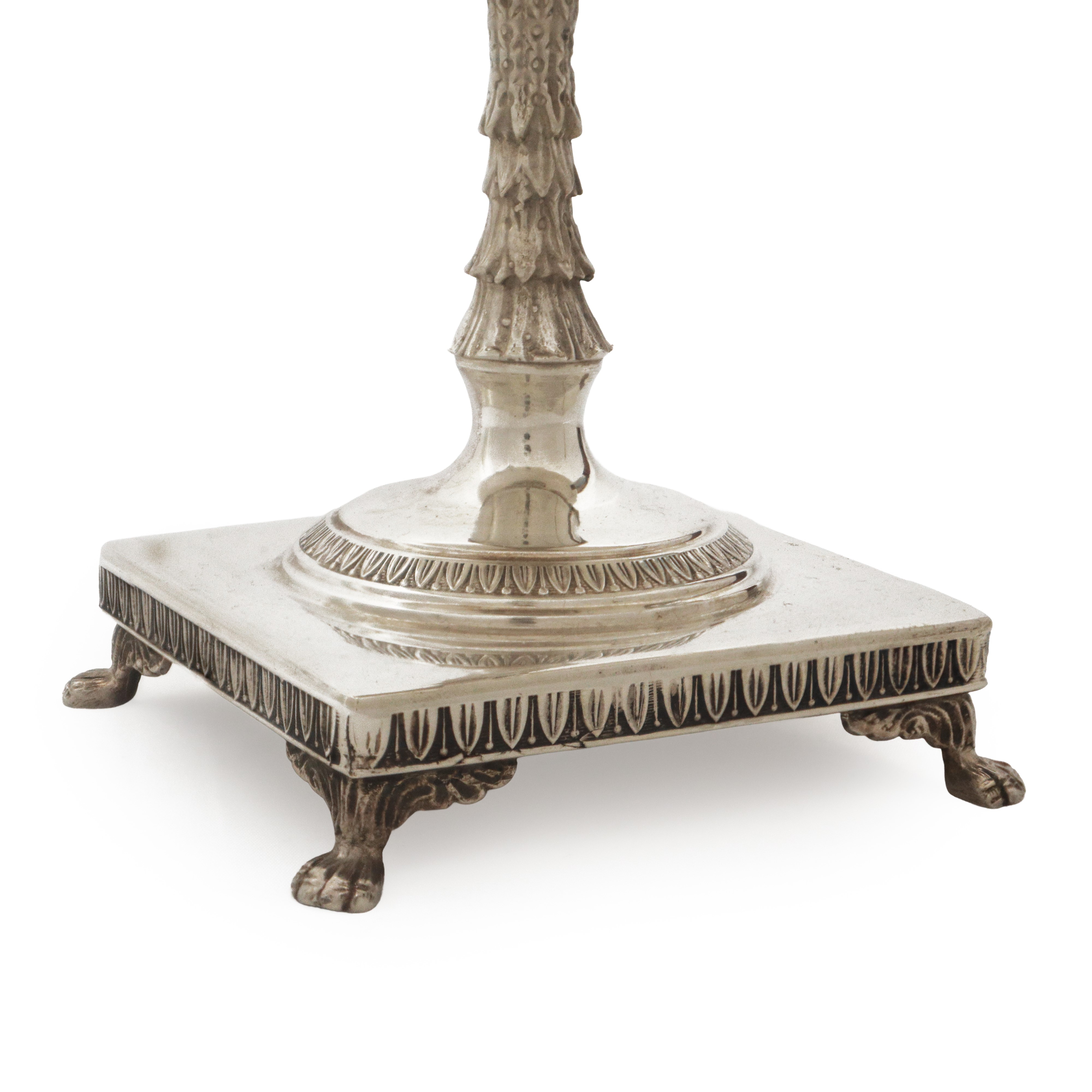 Alzata in argento 800 stile impero con base quadrata e piedi felini