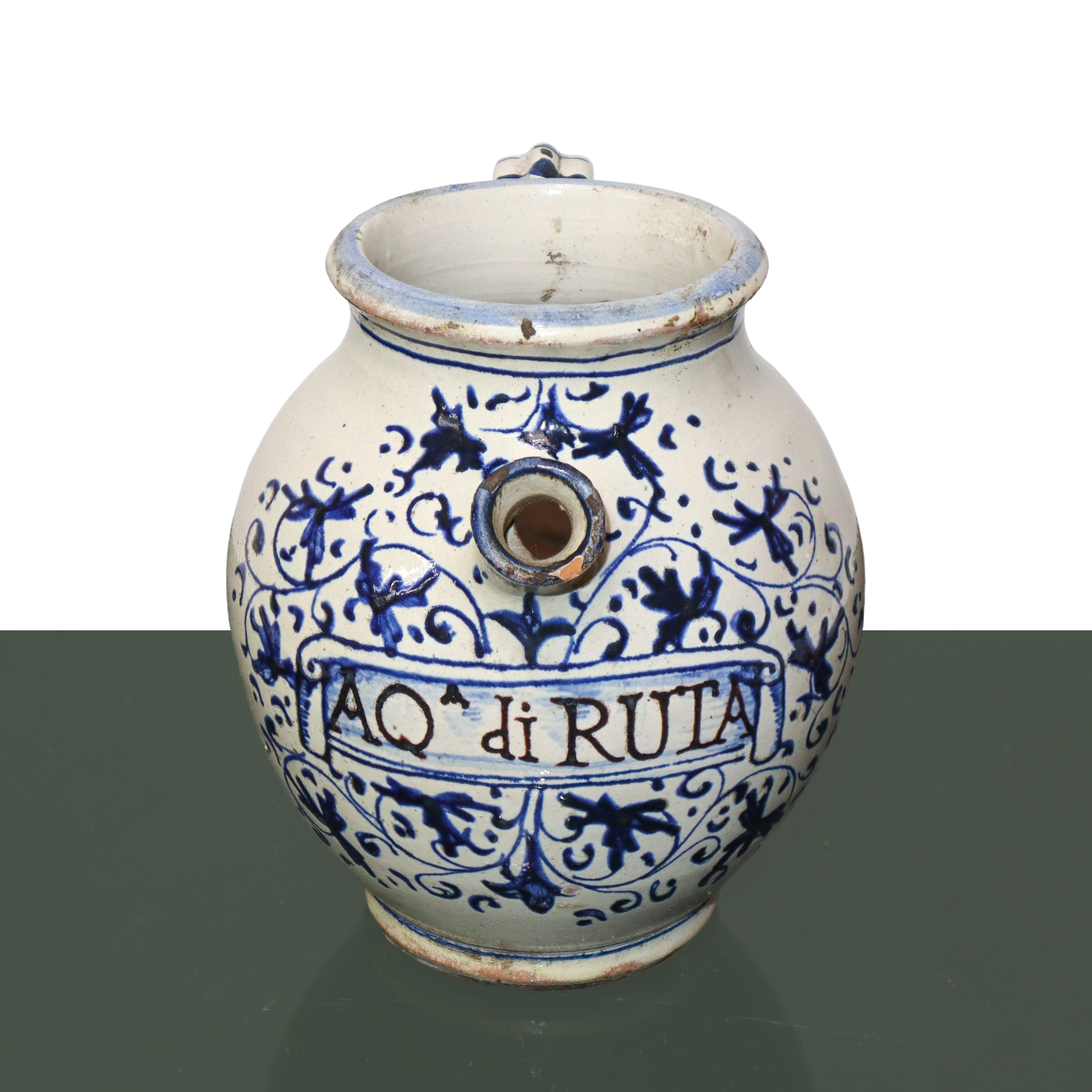 Piatto e Versatoio in Maiolica Deruta Decorati a Motivi a Foglie