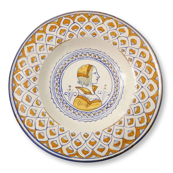 Deruta - Neo-Renaissance plate with female figure in medieval clothes