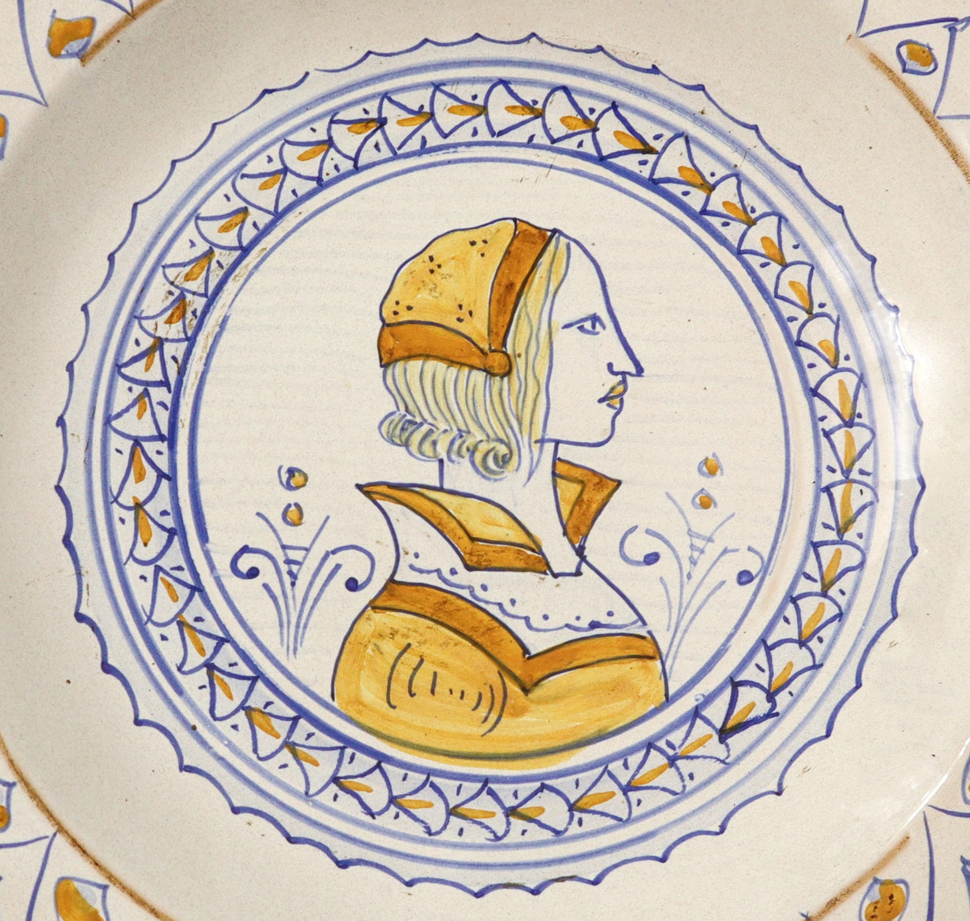 Deruta - Piatto Neorinascimentale con Figura Muliebre con Abiti Medievali