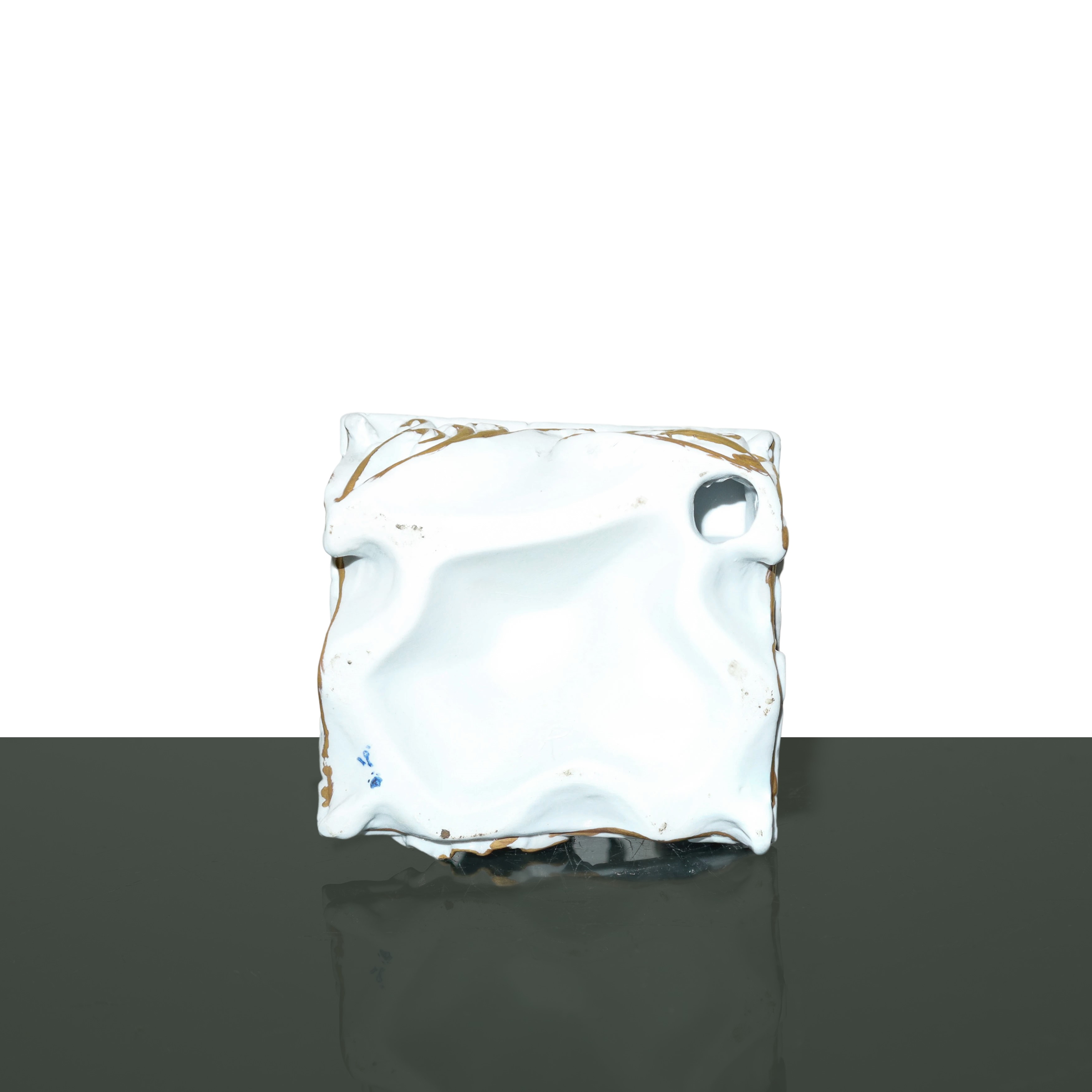 Dama con ombrello e ventaglio in biscuit