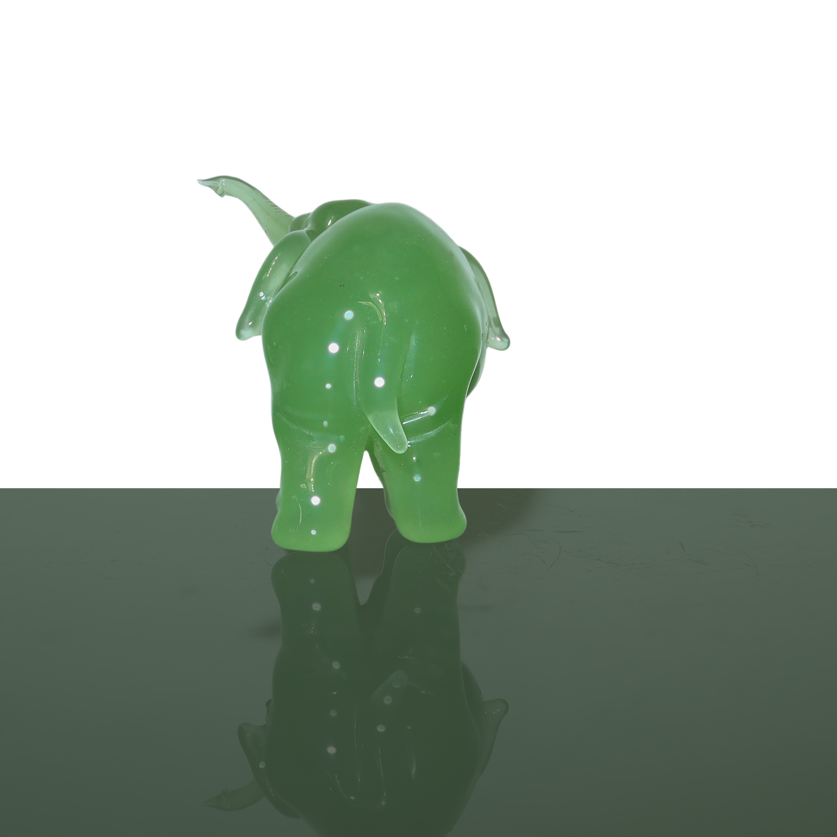 Coppia di Piccoli Elefanti in Giada Verde