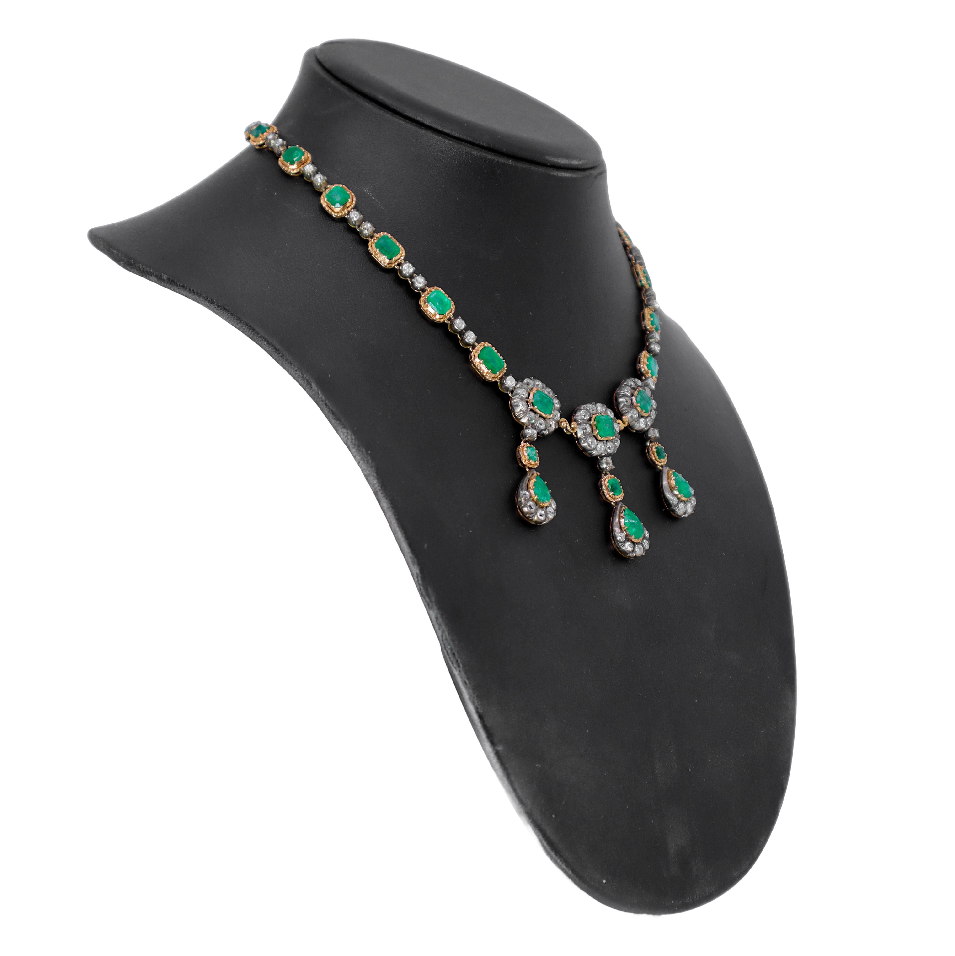 Collier d'epoca in oro a basso titolo e argento con diamanti e smeraldi