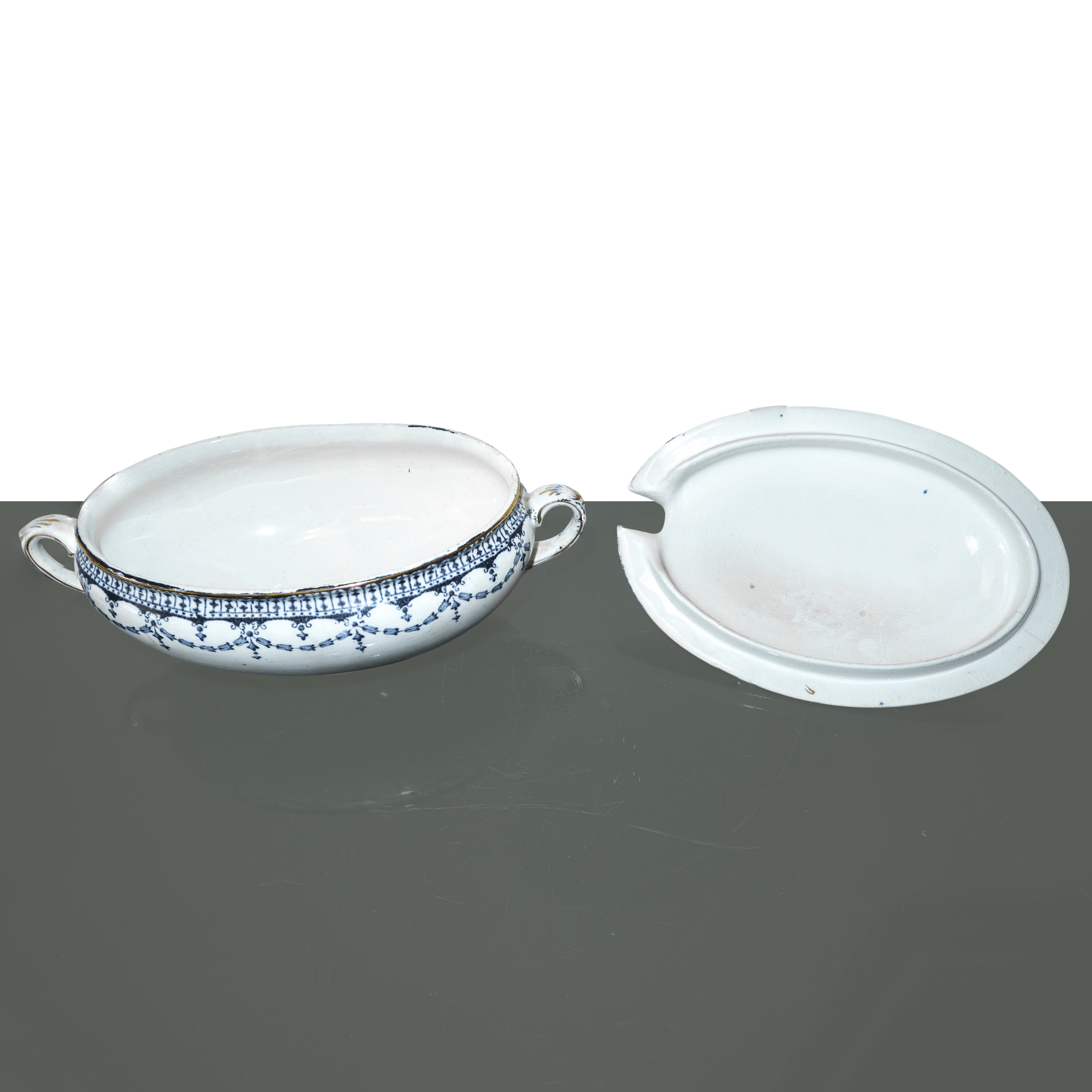 Wedgwood Made in England - Wedgwood, Piccola zuppiera in porcellana bianca con decori blu