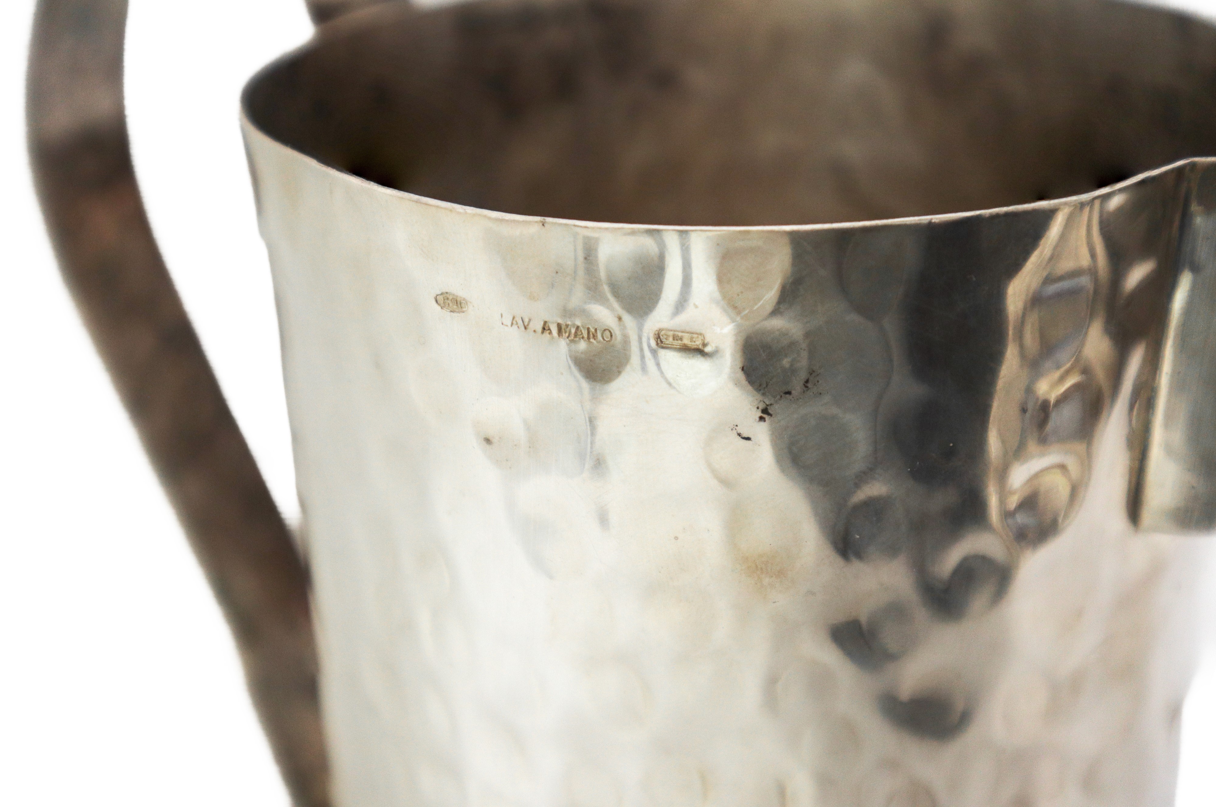 Brocca in silver martellato