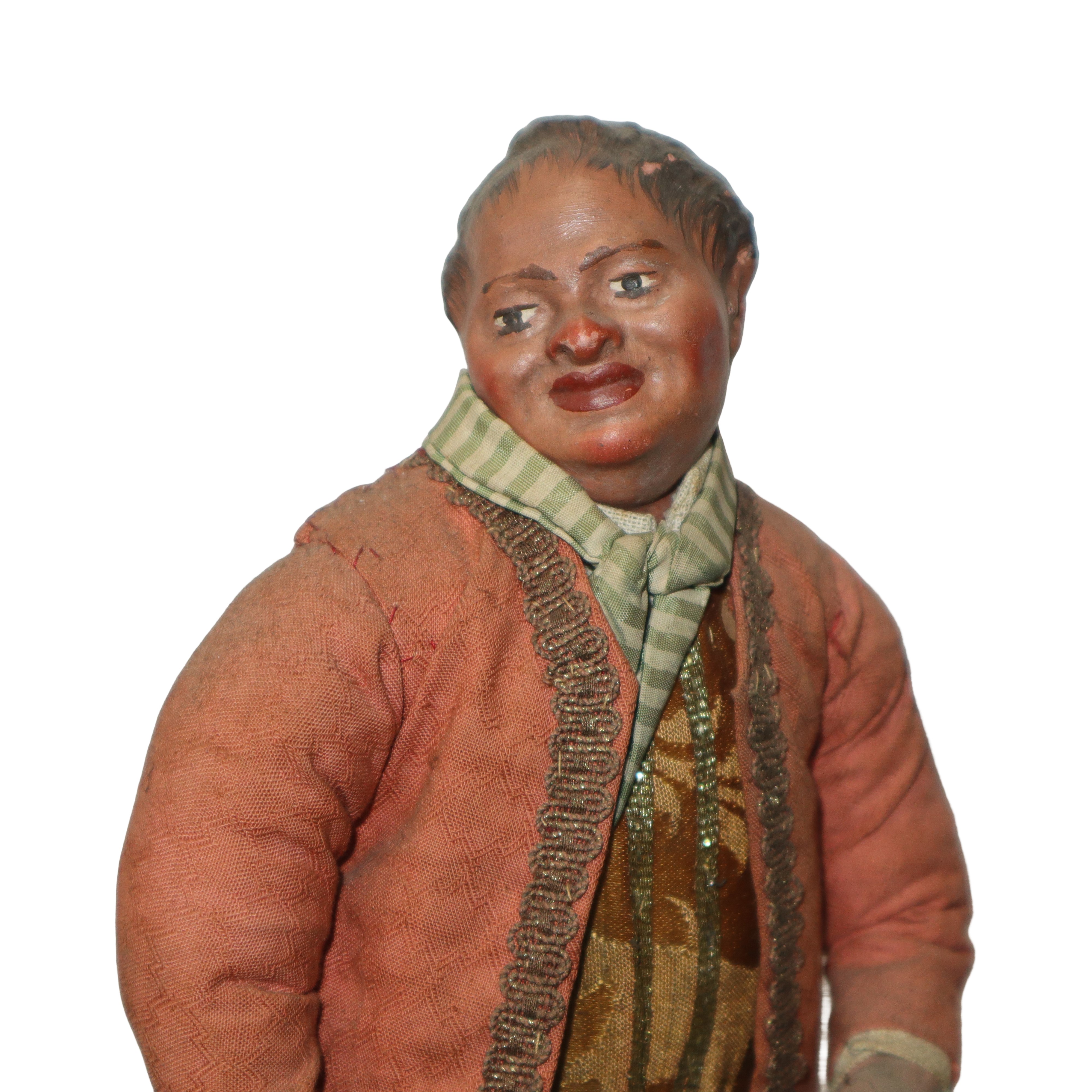 Personaggio Presepiale in Terracotta e Legno con Vesti in Cotone, Raso e Passamaneria: Uomo con G...