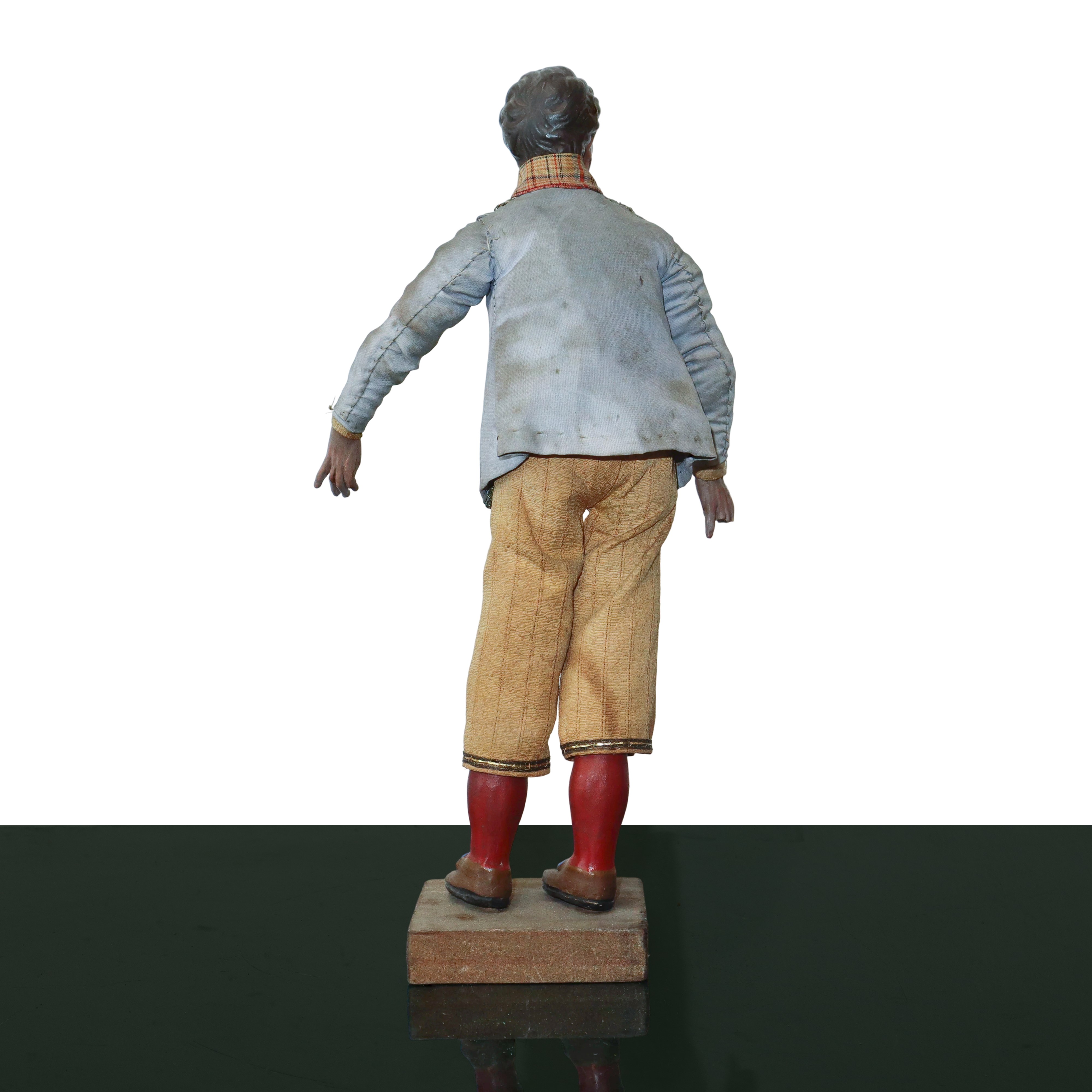 Personaggio Presepiale in Terracotta e Legno con Vesti in Cotone, Raso e Passamaneria: Popolano c...