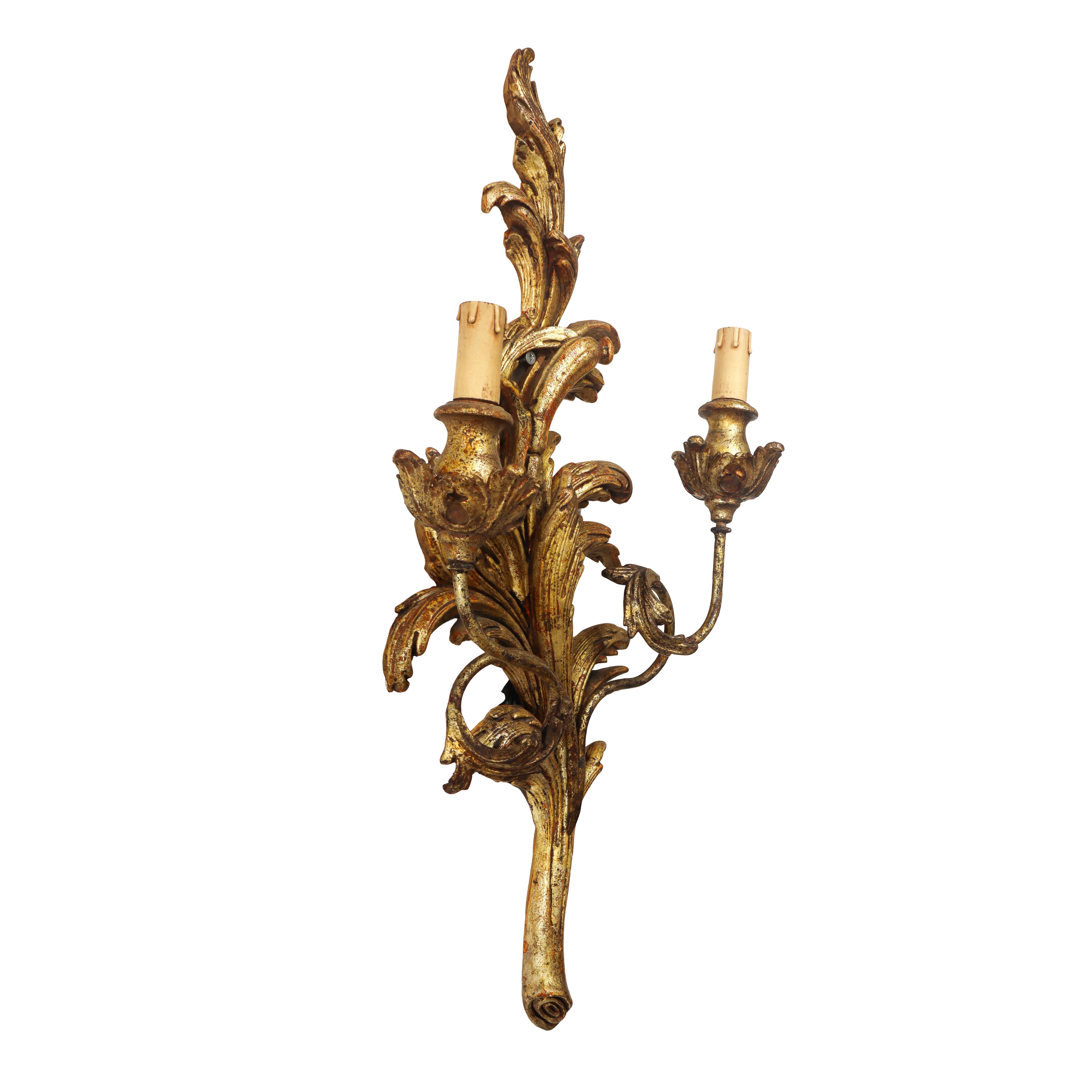 Coppia di appliques in legno dorato a due luci