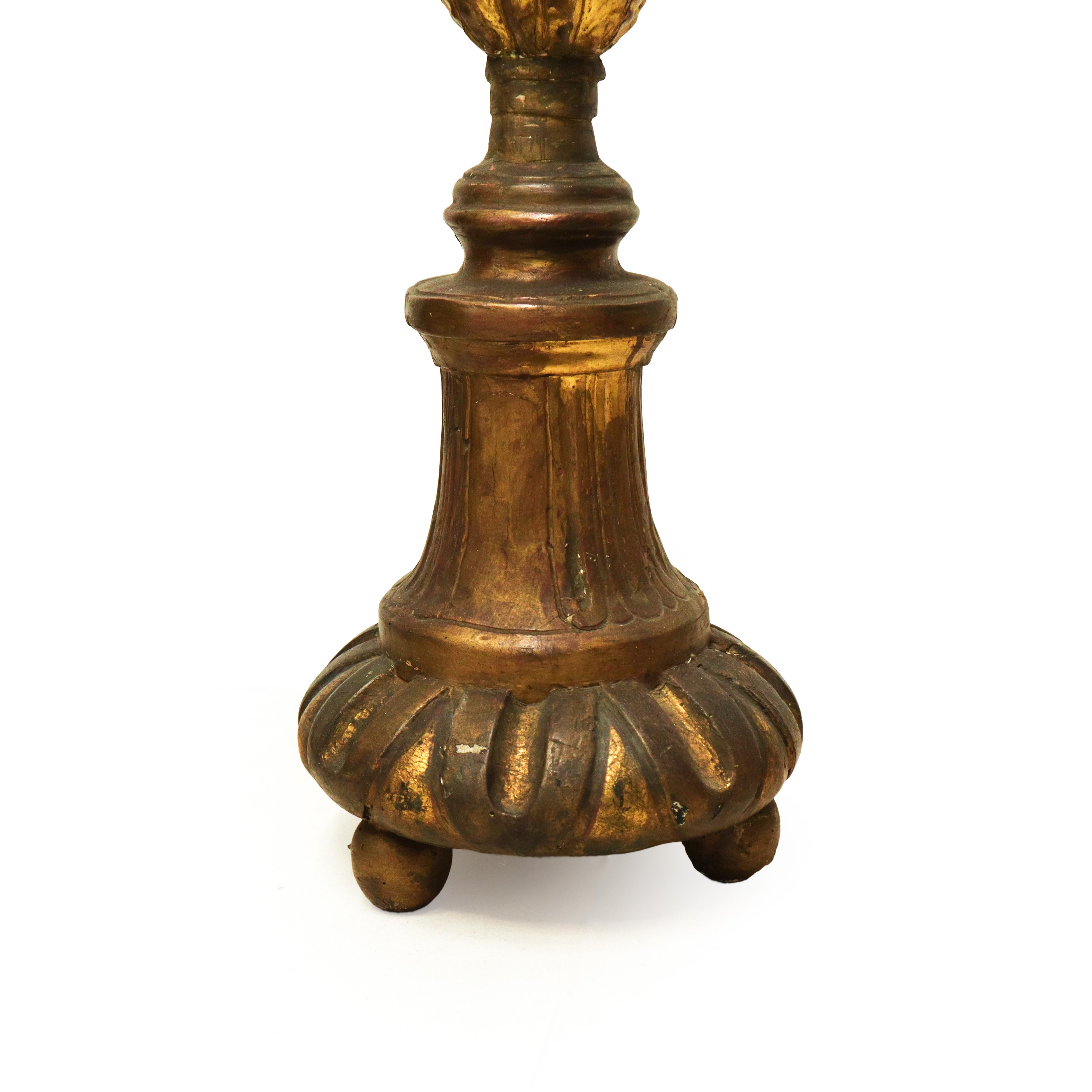 Coppia di Candelieri in Legno Dorato