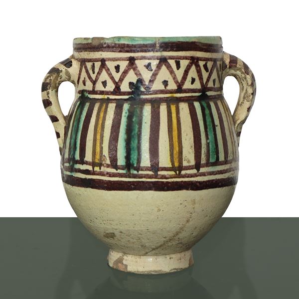 Brocca con manici in ceramica di  Caltagirone policroma decorata e  smaltata